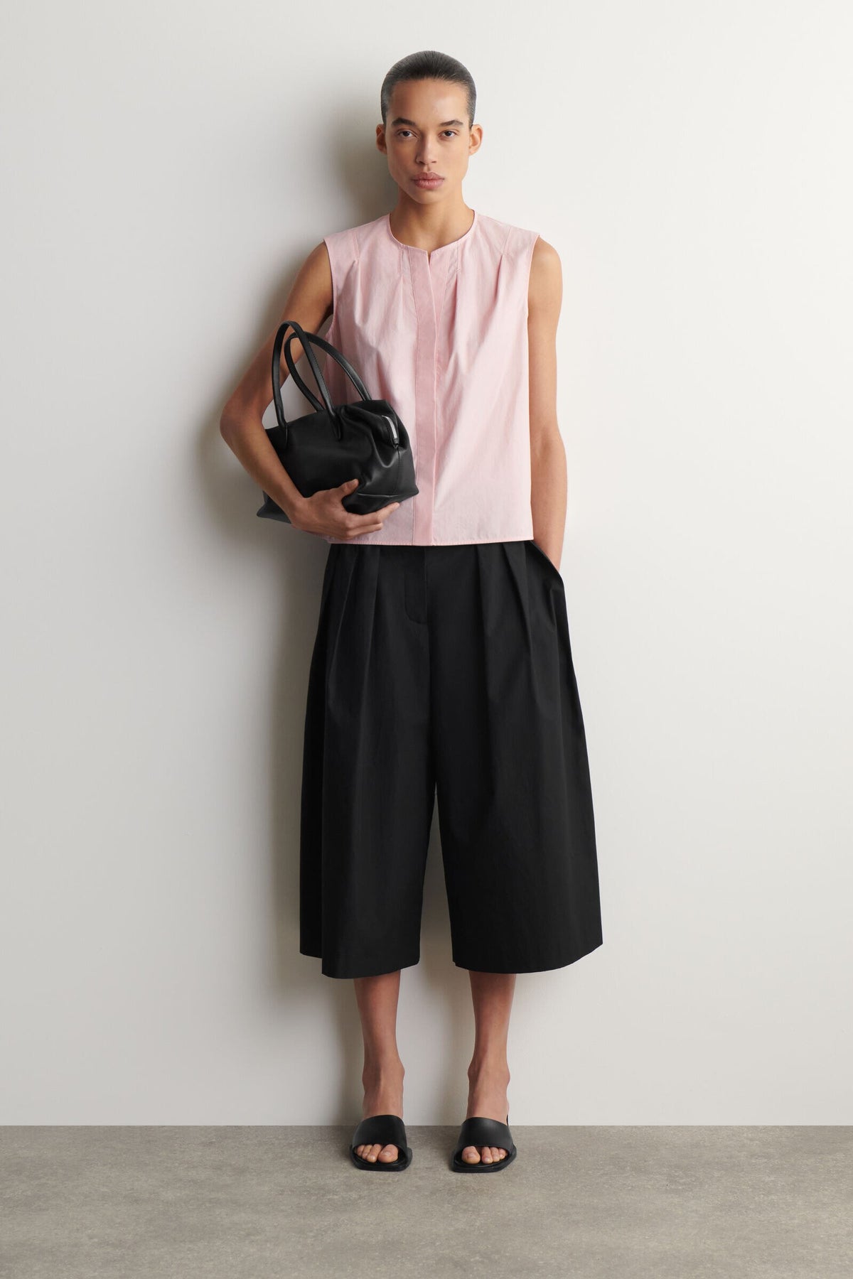BLUSA SIN MANGAS CON PLIEGUES - ROSADO