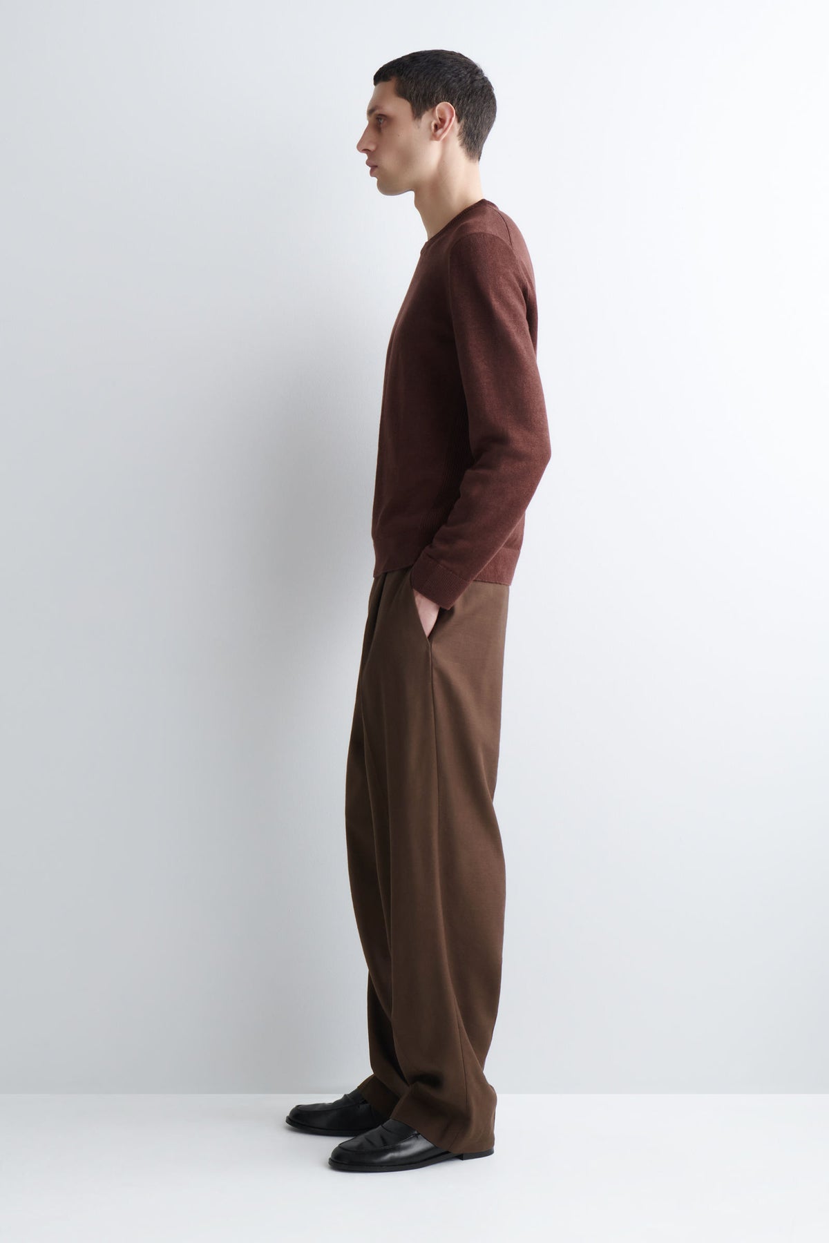SUÉTER DE LINO TEJIDO CON CUELLO REDONDO - MARRÓN - StillMedia/Lookbook
