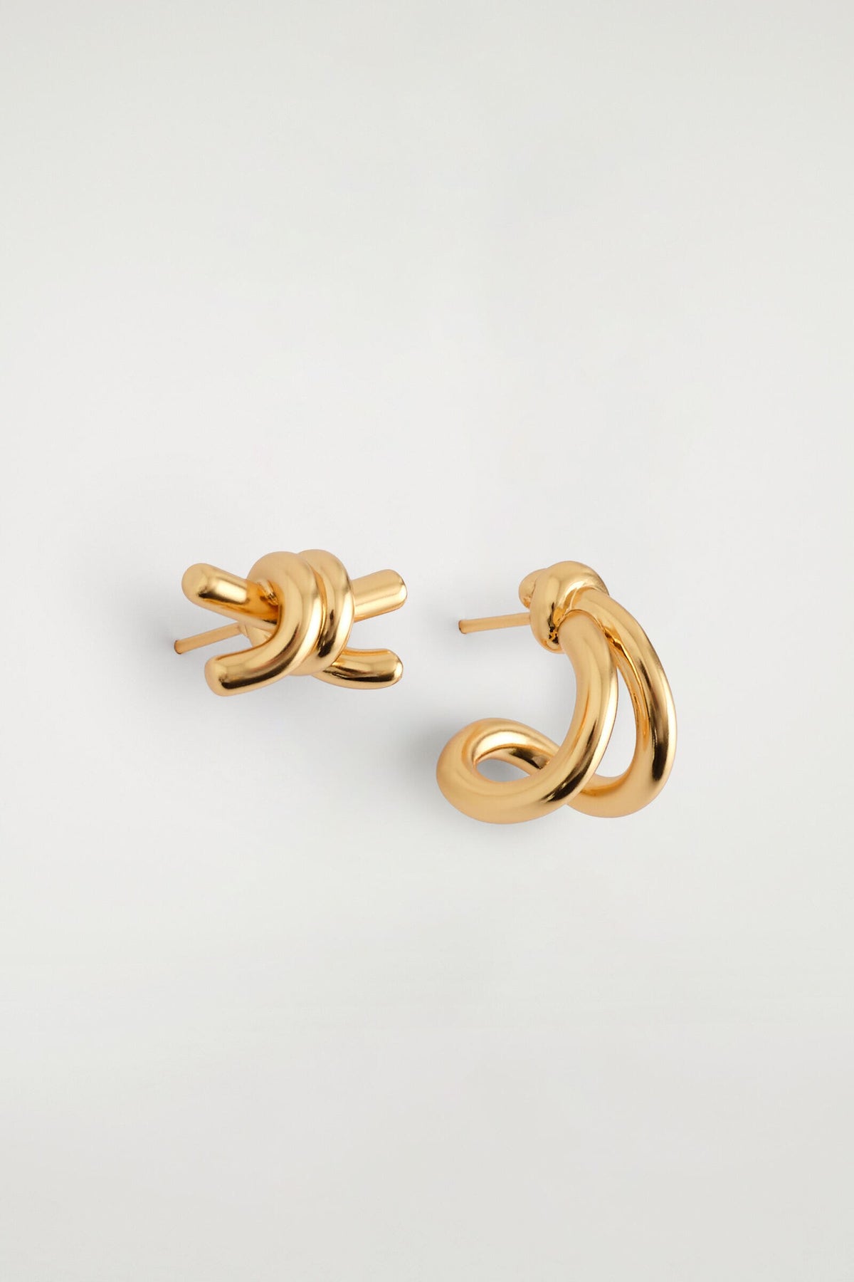 ARETES NUDOS DESIGUALES - DORADO | DescriptiveDetail