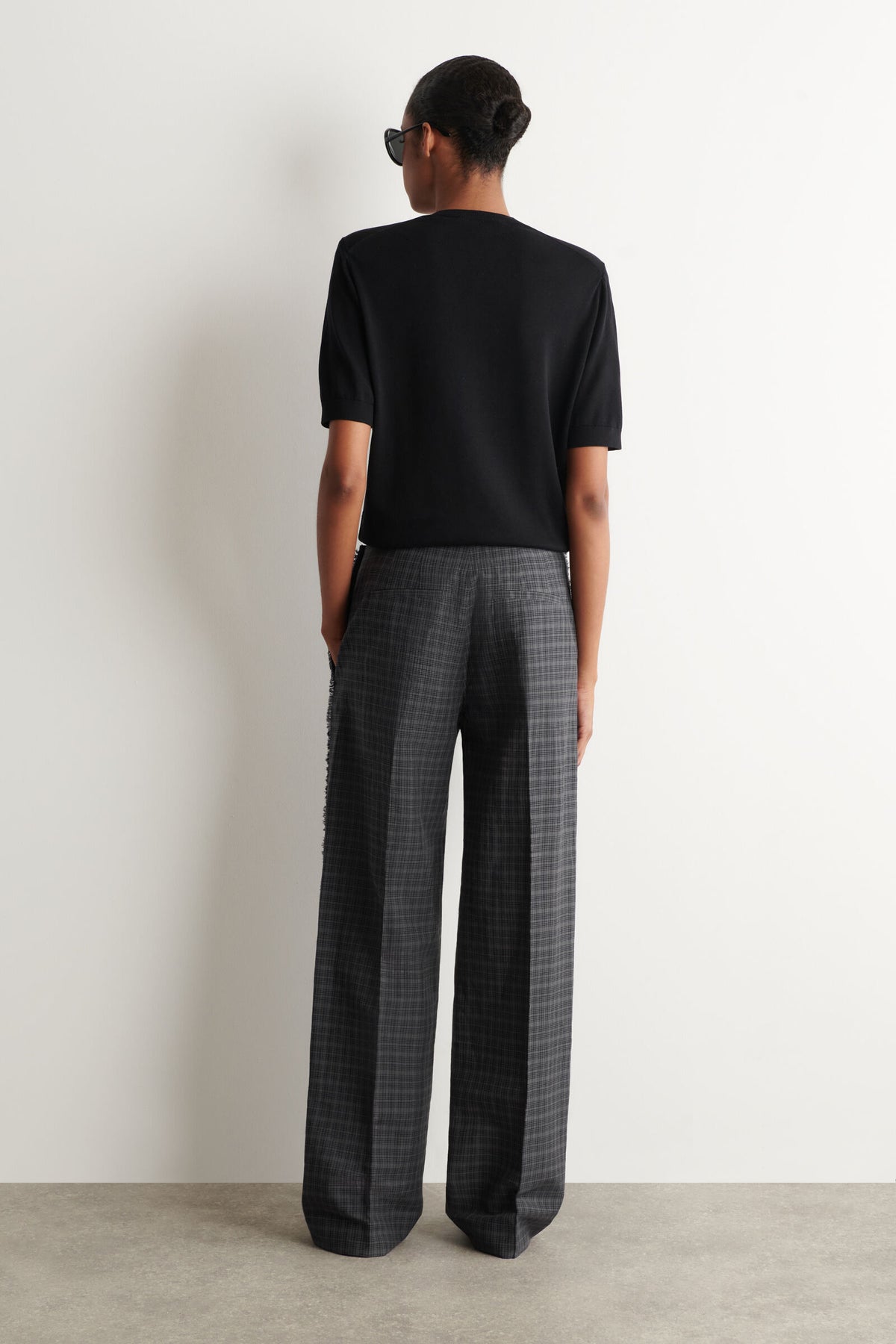 PANTALONES DE LINO Y ALGODÓN A CUADROS CON FLECOS - GRIS / MARRÓN / A CUADROS