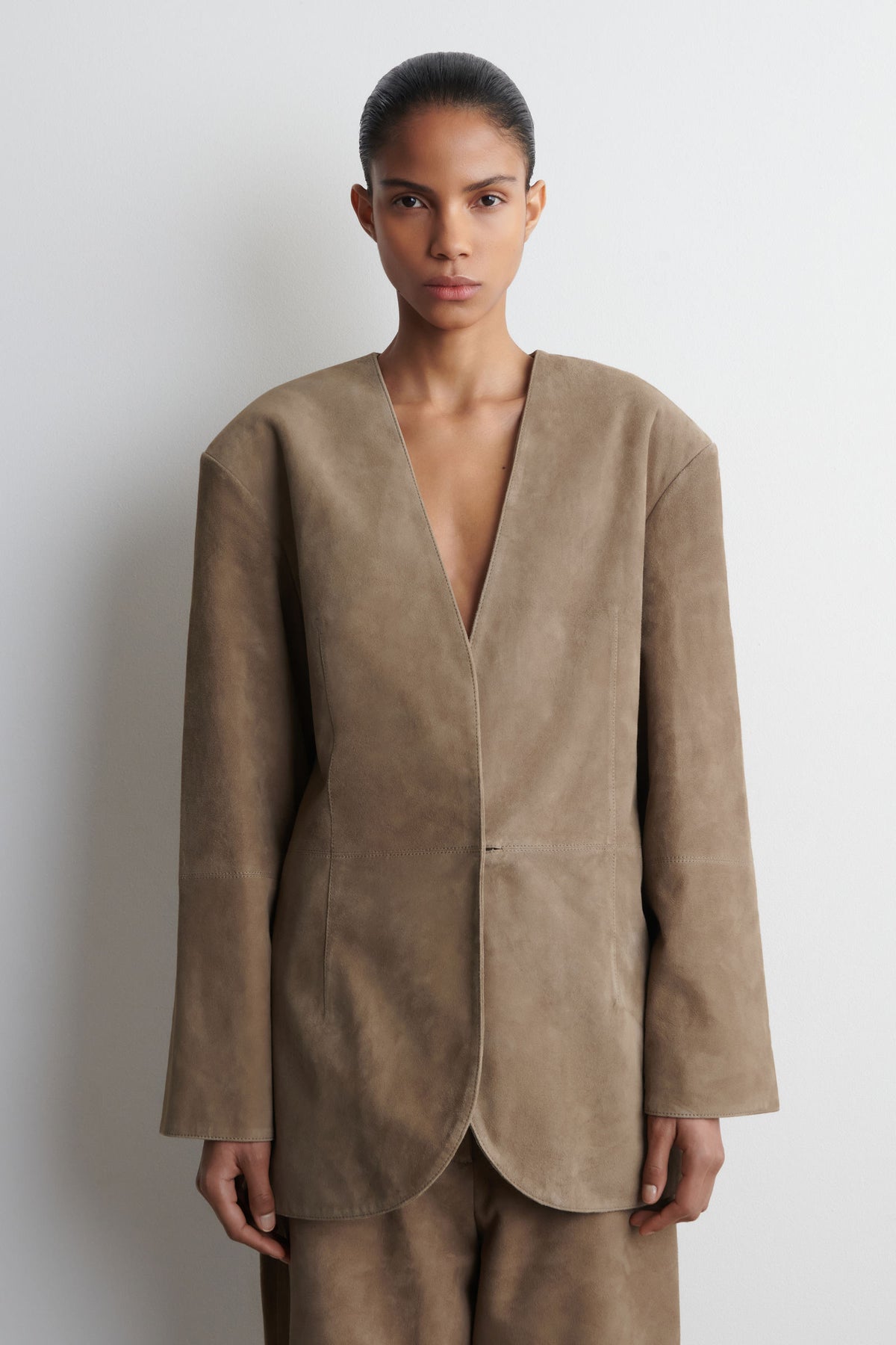 BLAZER DE SUEDE SIN CUELLO - BEIGE - StillMedia/Lookbook