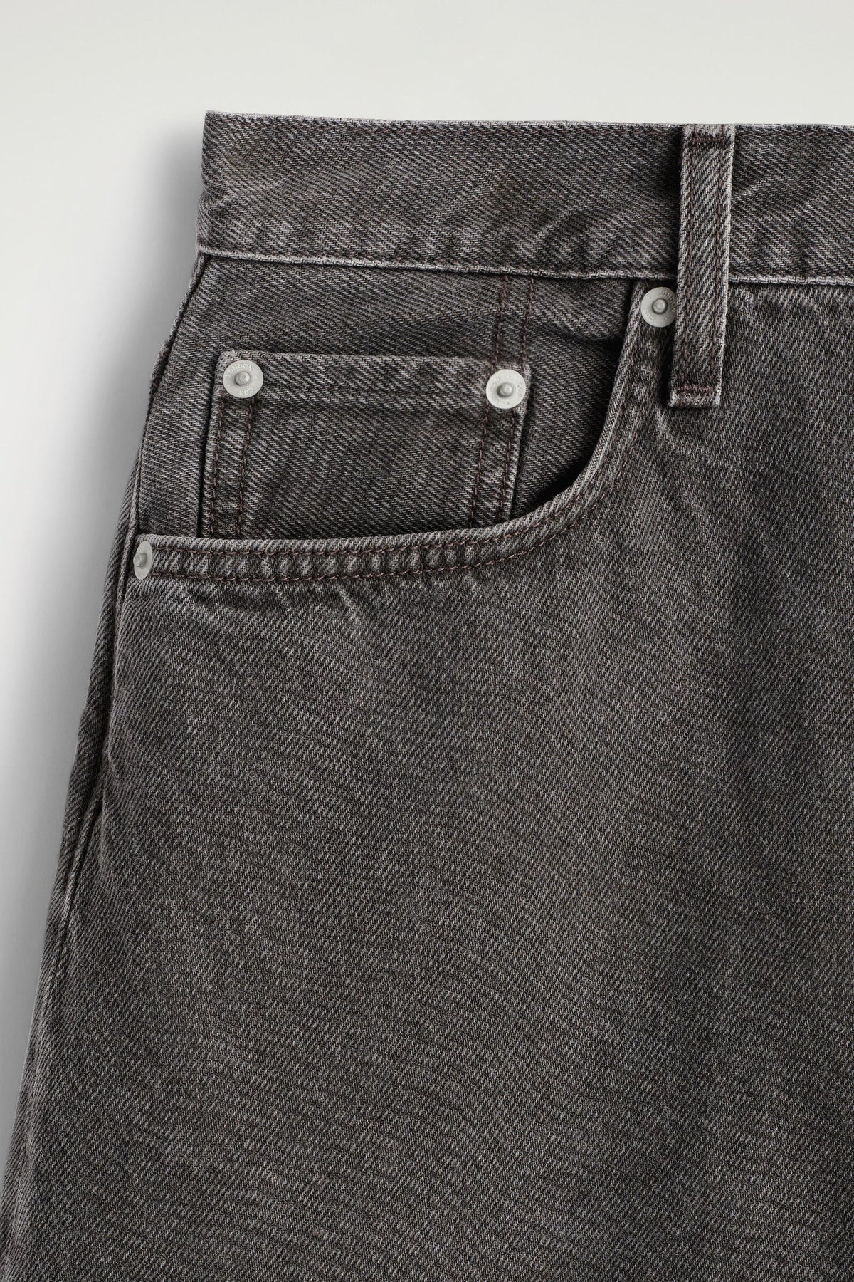 SHORTS DE MEZCLILLA A LA RODILLA - MARRÓN OSCURO - StillMedia/DescriptiveDetail