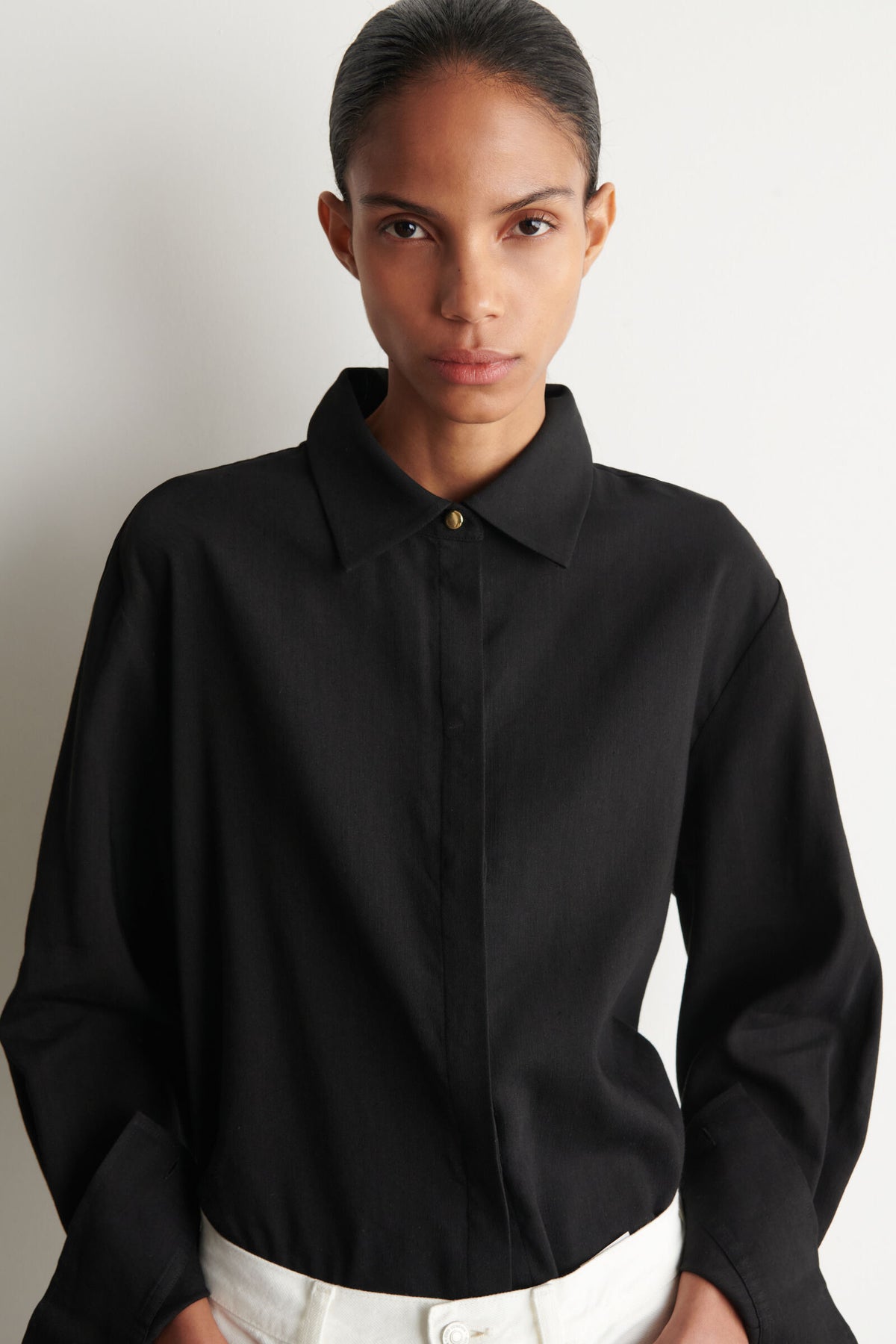 CAMISA DE LINO LARGA - NEGRO - StillMedia/Lookbook