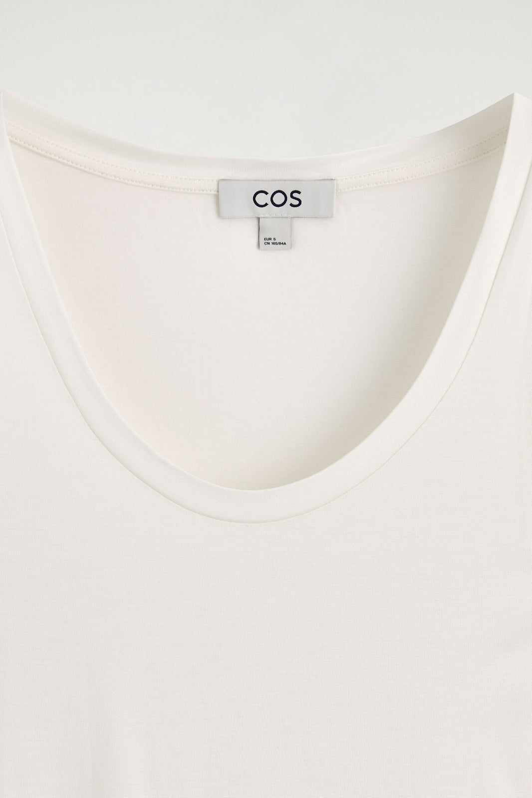 TANK TOP DE SEDA CON ESCOTE REDONDO - BLANCO | DescriptiveDetail