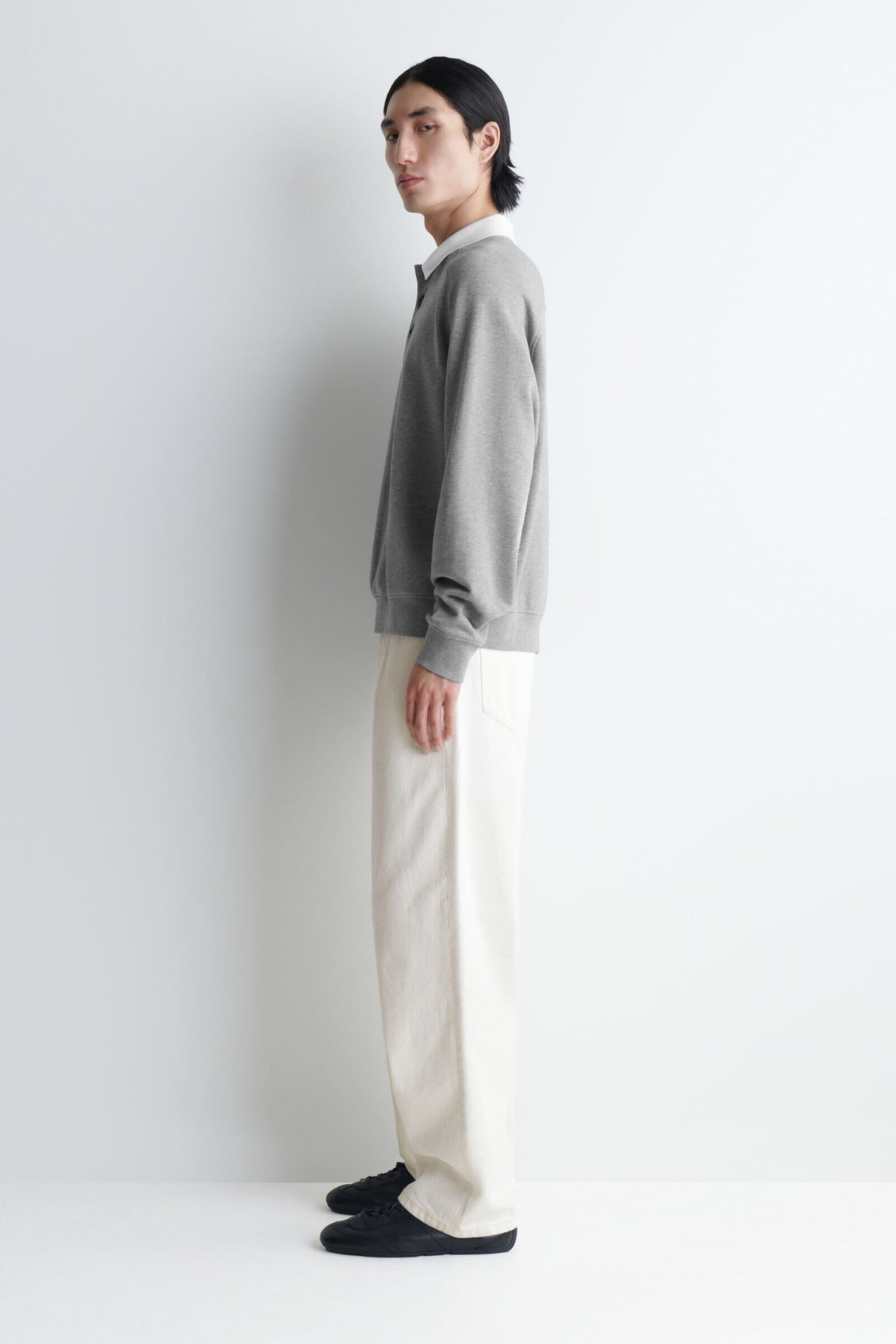 CAMISETA POLO CON CUELLO DE CONTRASTE - GRIS MELANGE
