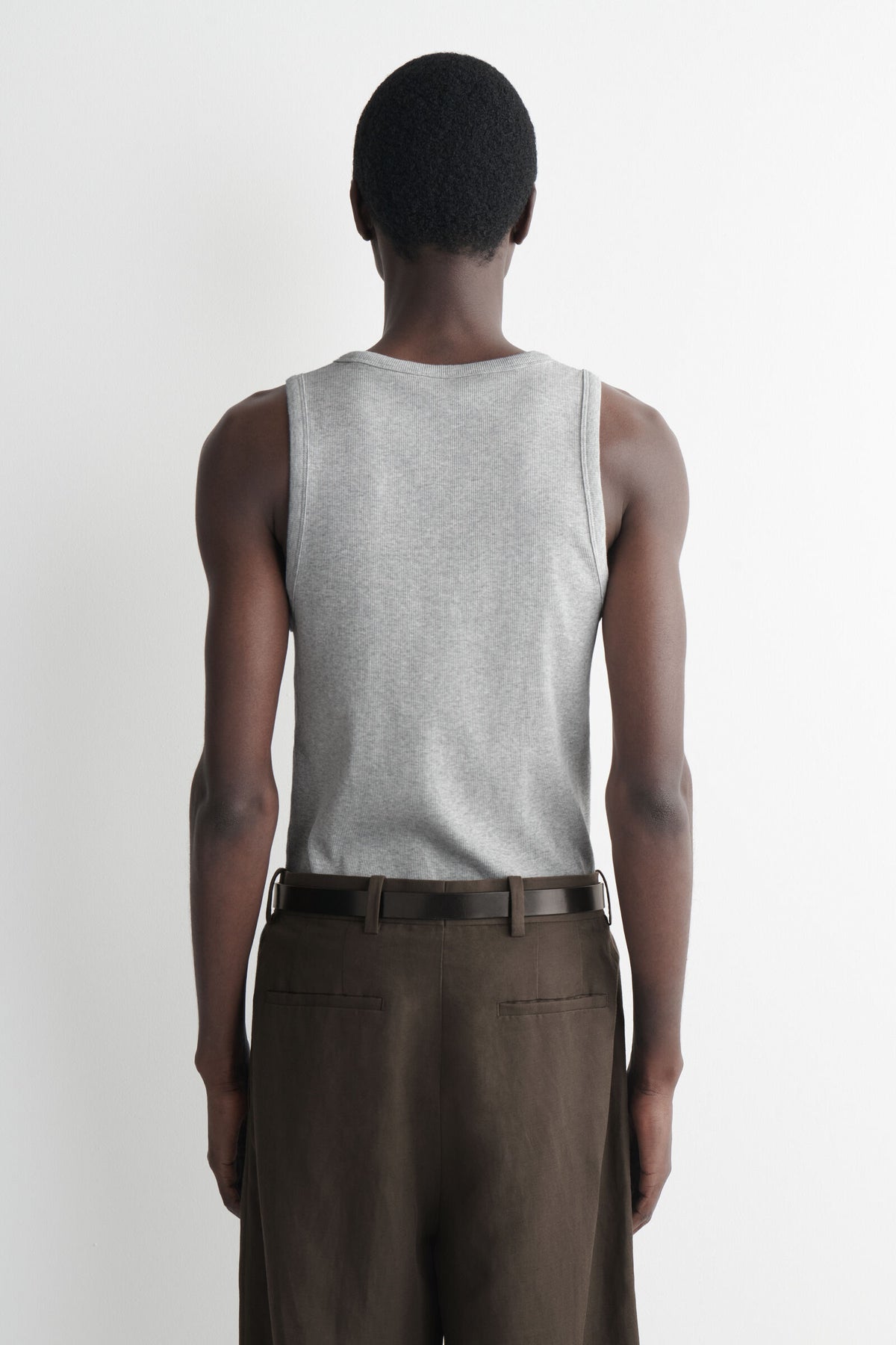 CAMISETA DE ALGODÓN AJUSTADA Y ACANALADA - GRIS JASPEADO