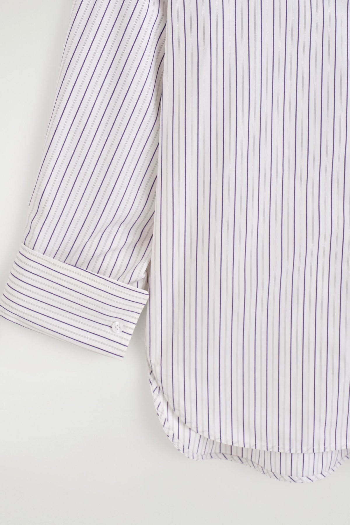 CAMISA DE MEZCLA DE ALGODÓN A RAYAS CON CUELLO RECORTADO - BLANCO / MORADO / BEIGE | DescriptiveDetail
