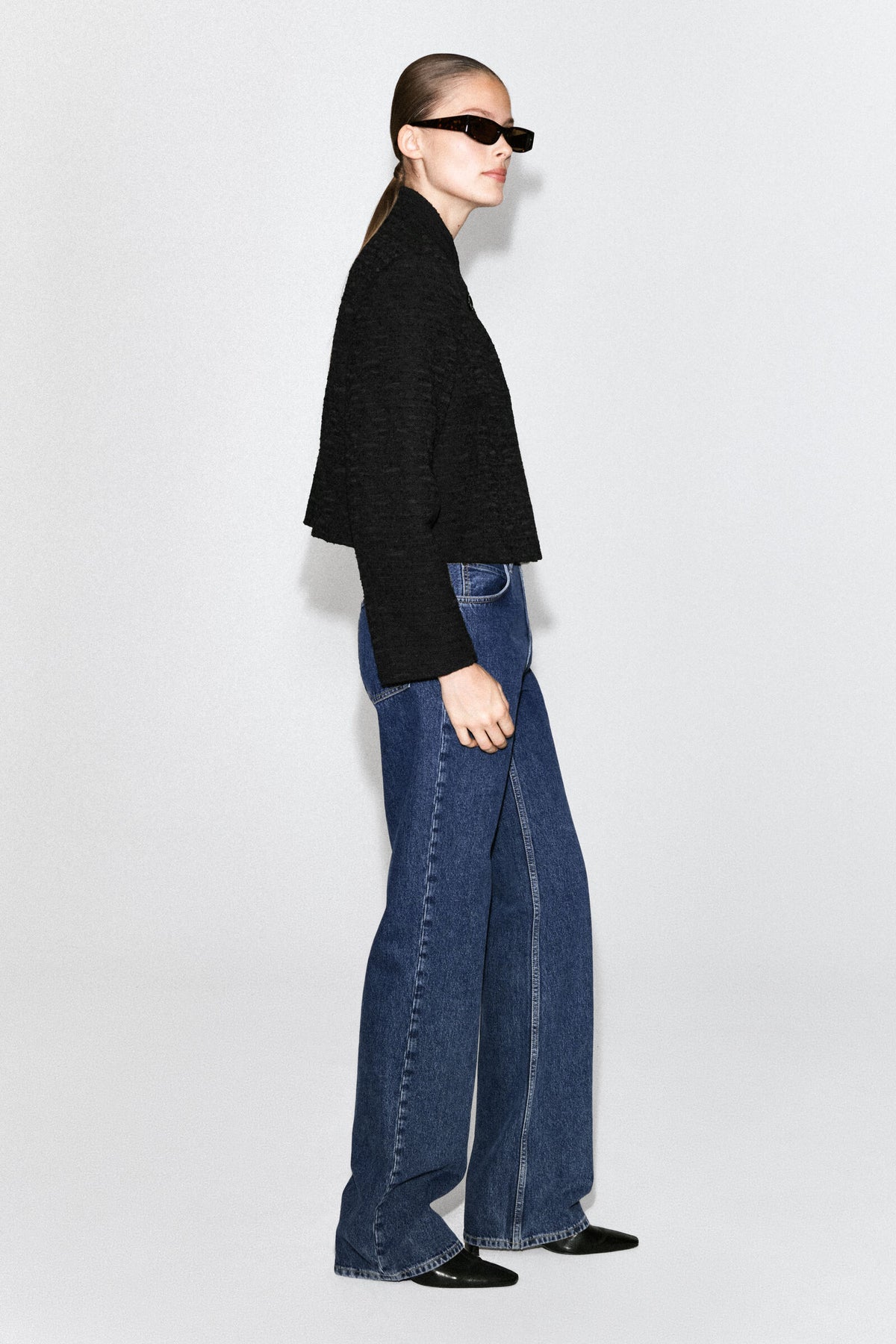 BLAZER DE JACQUARD ESTRUCTURADO Y CORTO - NEGRO