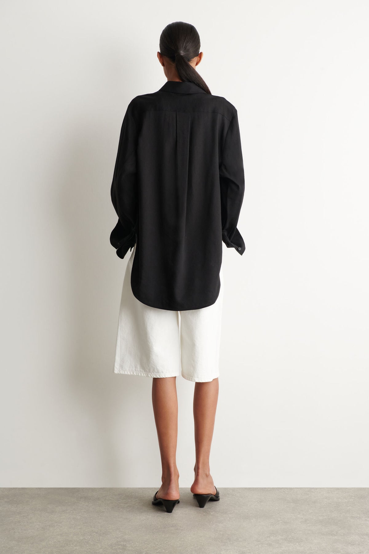 CAMISA DE LINO LARGA - NEGRO - StillMedia/Lookbook