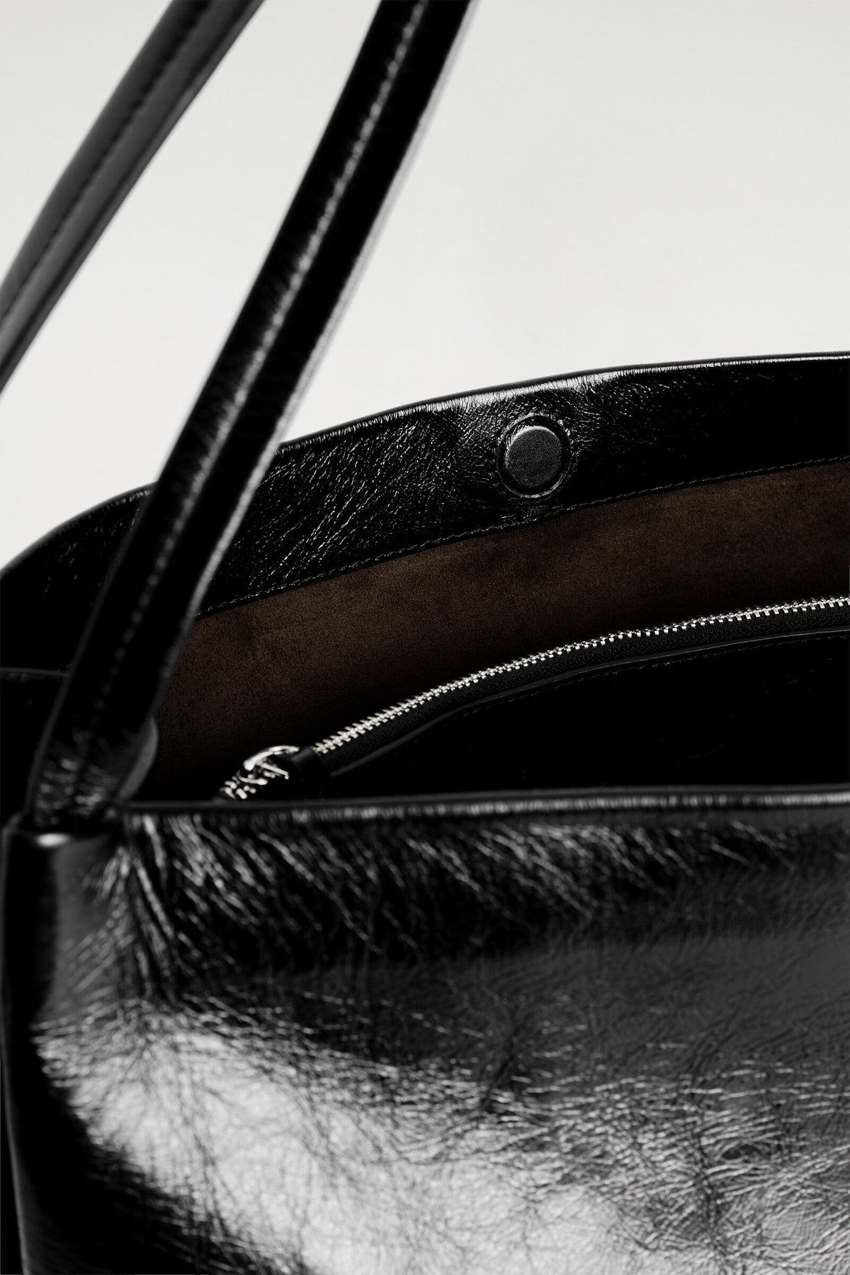 BOLSA DE PABELLÓN - PIEL - NEGRO | DescriptiveDetail