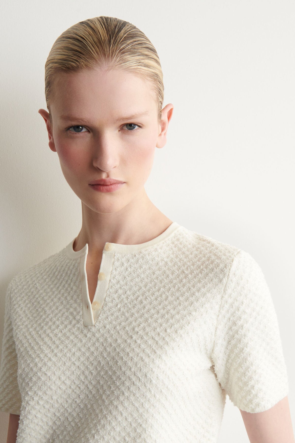 CAMISETA HENLEY DE PUNTO JACQUARD - CREMA