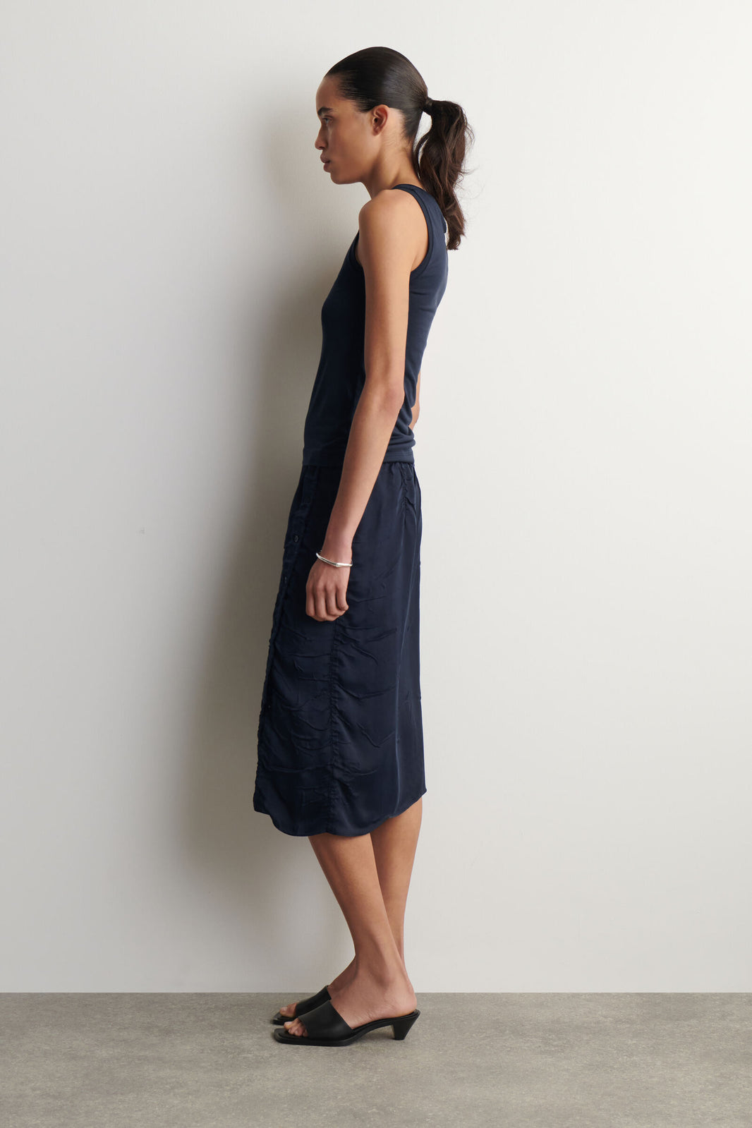 TANK TOP DE SEDA CON ESCOTE REDONDO - NAVY