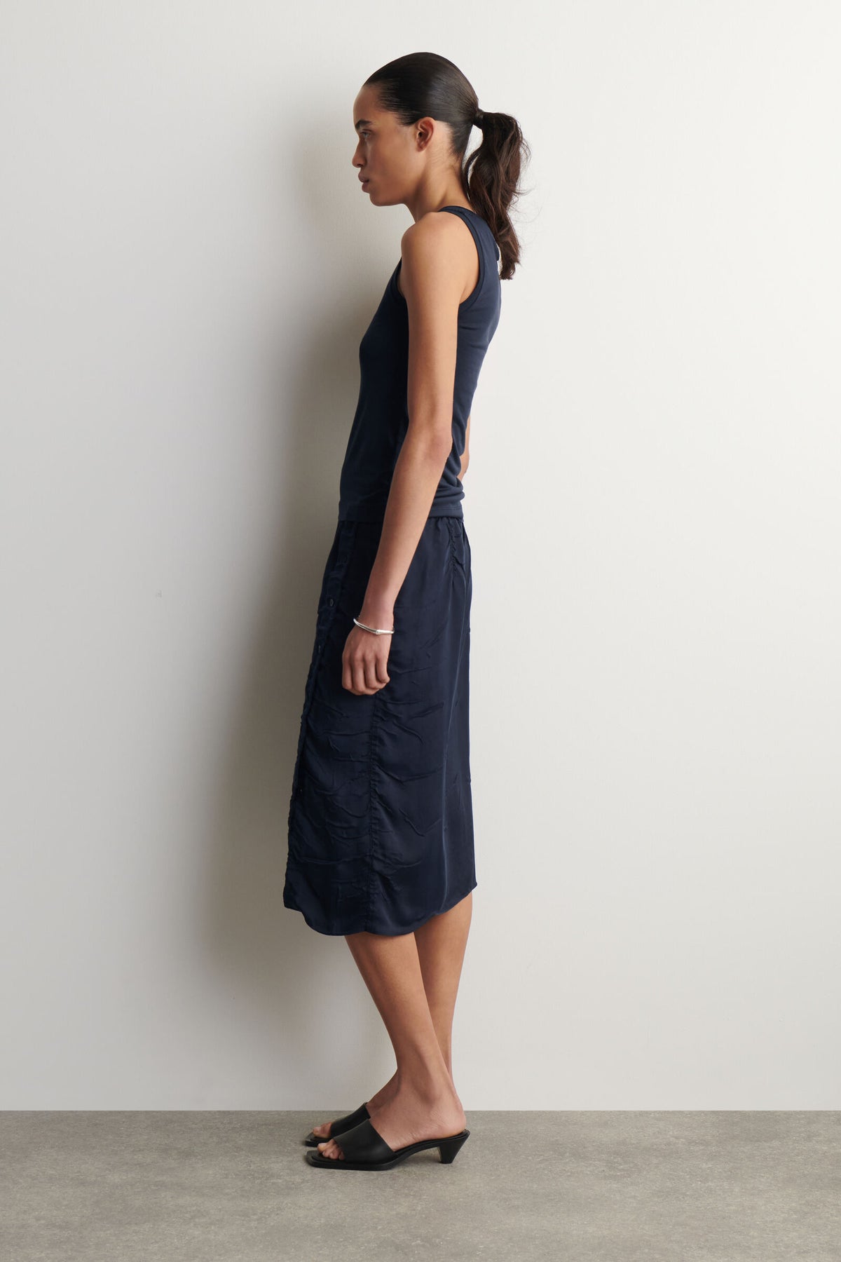 TANK TOP DE SEDA CON ESCOTE REDONDO - NAVY