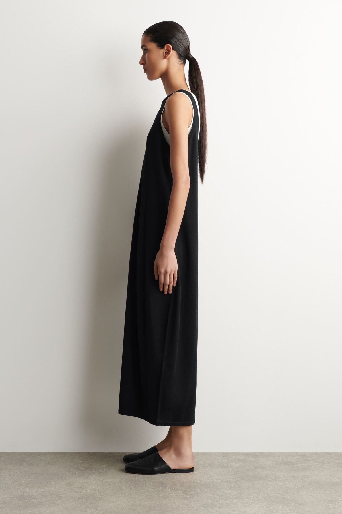VESTIDO MAXI DE LANA MERINO REDONDEADO - NEGRO - StillMedia/Lookbook