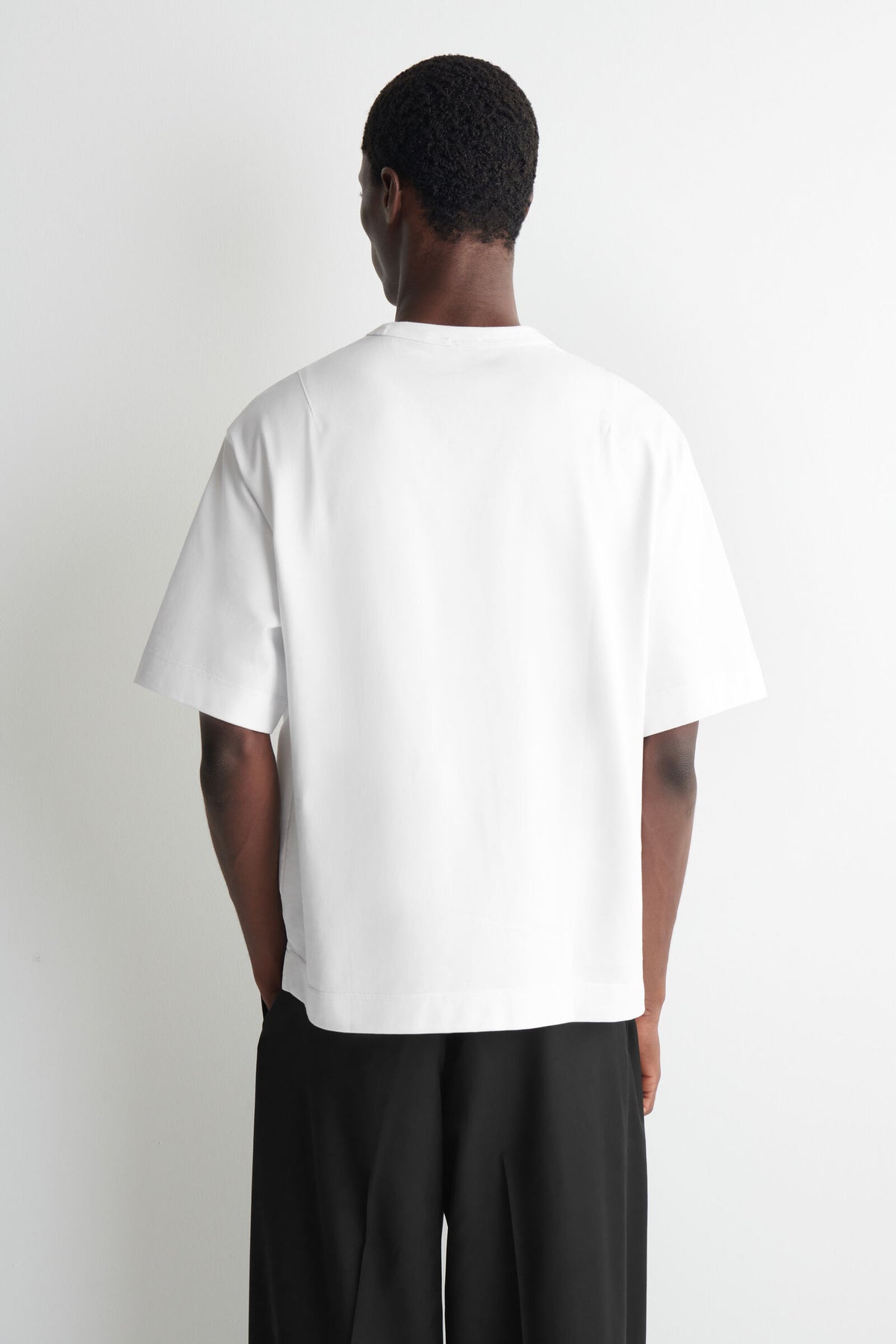CAMISETA OVERSIZE CON BOLSILLOS - BLANCO