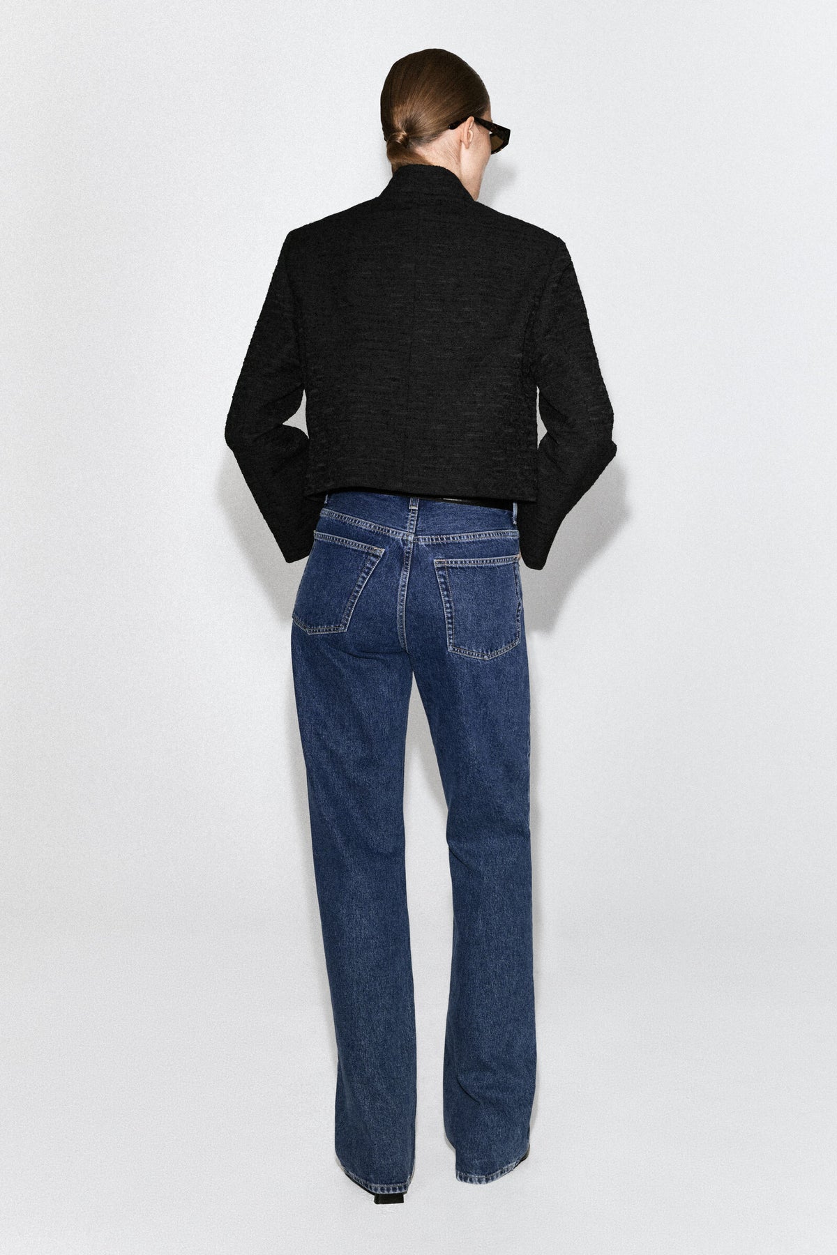 BLAZER DE JACQUARD ESTRUCTURADO Y CORTO - NEGRO