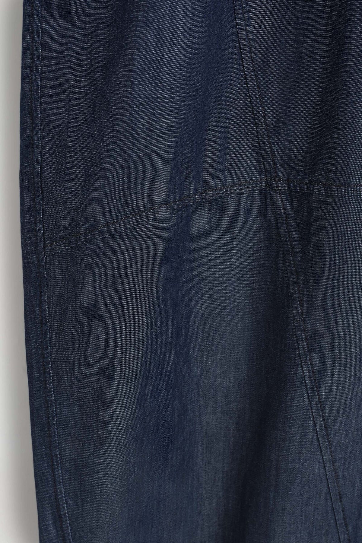 PANTALONES DE MEZCLILLA CON PIERNA BARREL Y ELÁSTICO - AZUL OSCURO | DescriptiveDetail