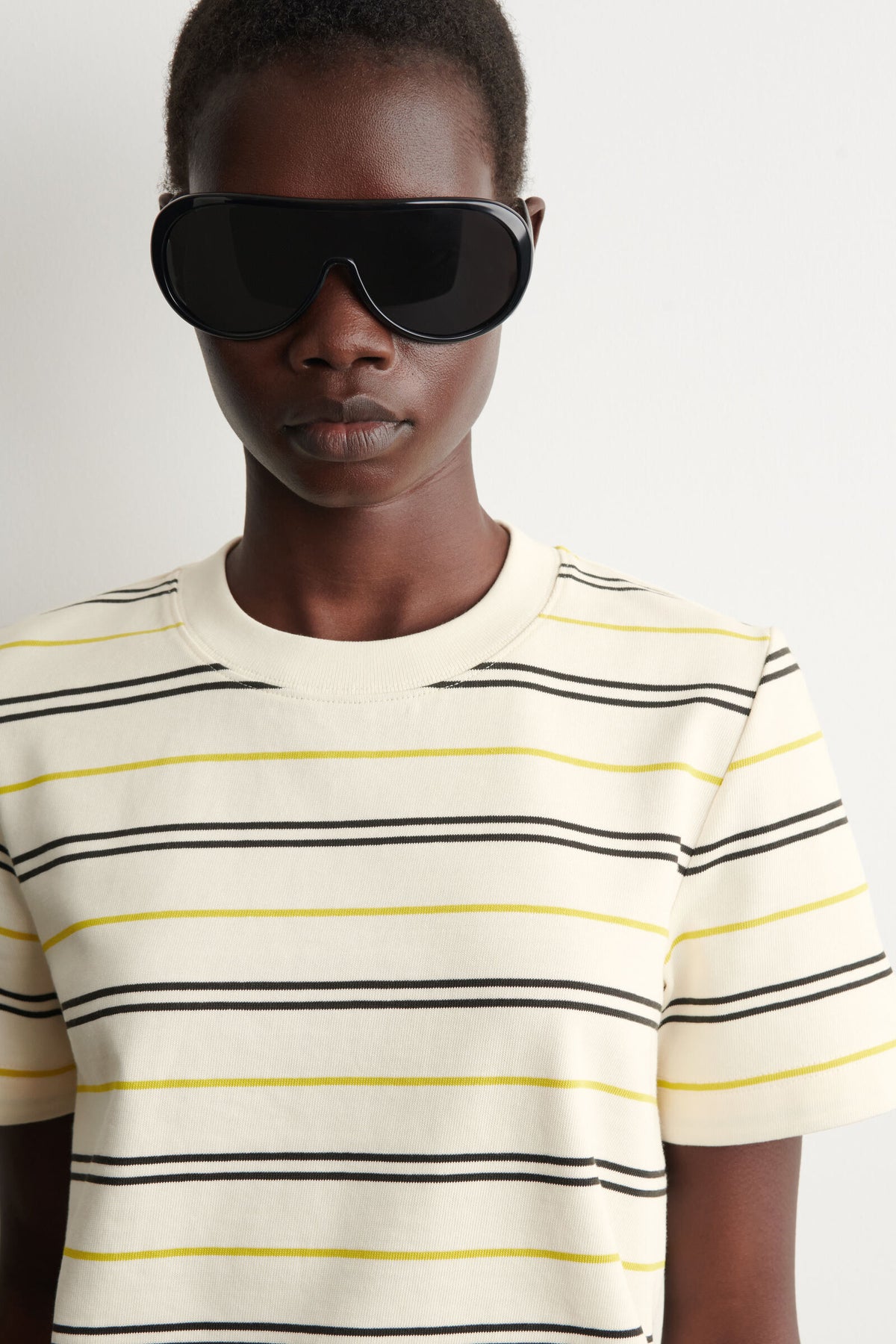 CAMISETA DE CORTE LIMPIO - MARFIL / AMARILLO / RAYADO