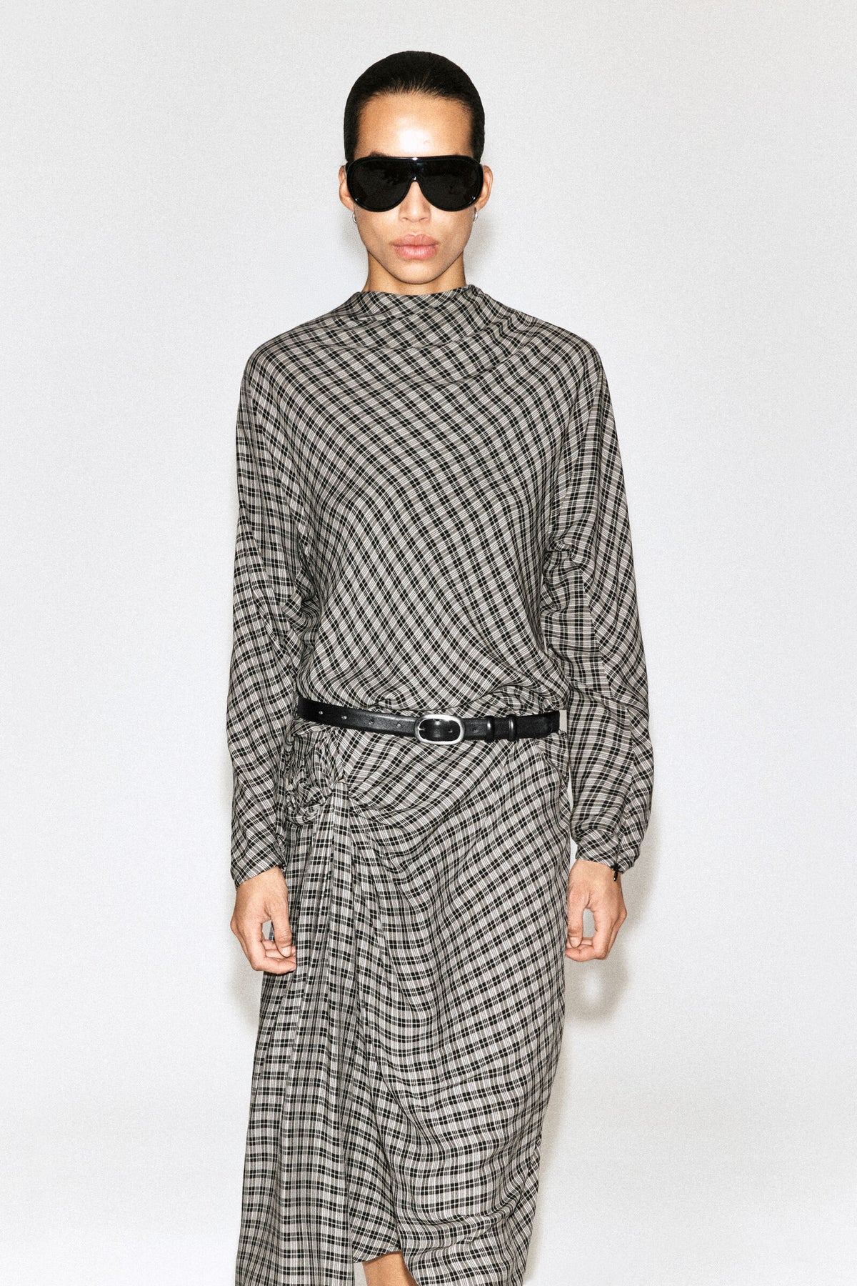 BLUSA CUADROS DRAPEADA - GRIS / A CUADROS