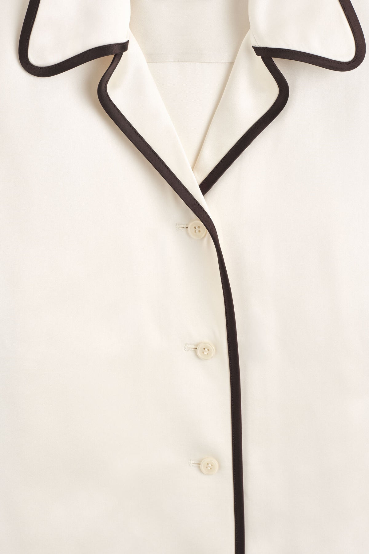 CAMISA DE SATÍN CON CONTRASTE - CREMA / MARRÓN | DescriptiveDetail