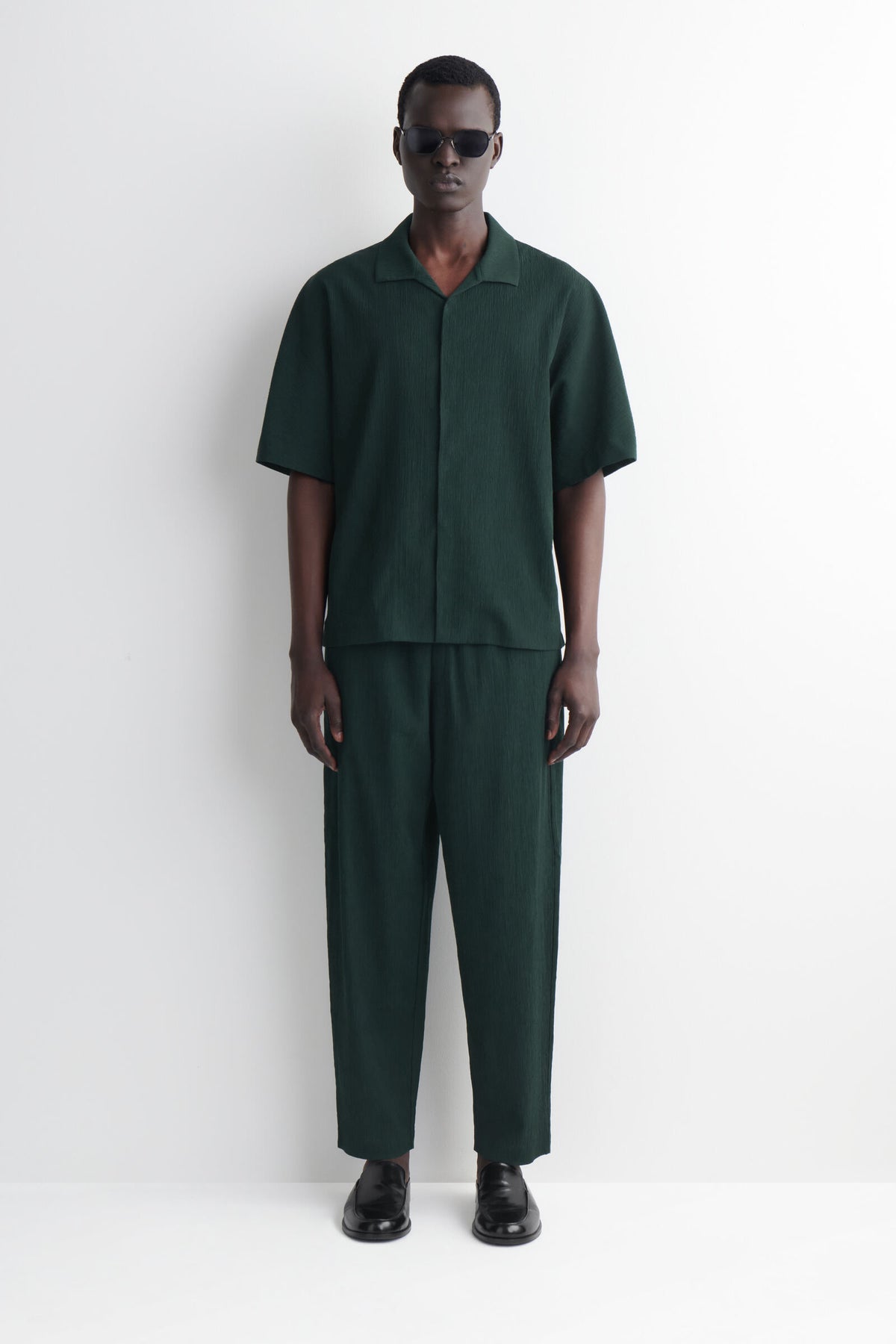 CAMISA DE ALGODÓN ARRUGADO - VERDE OSCURO