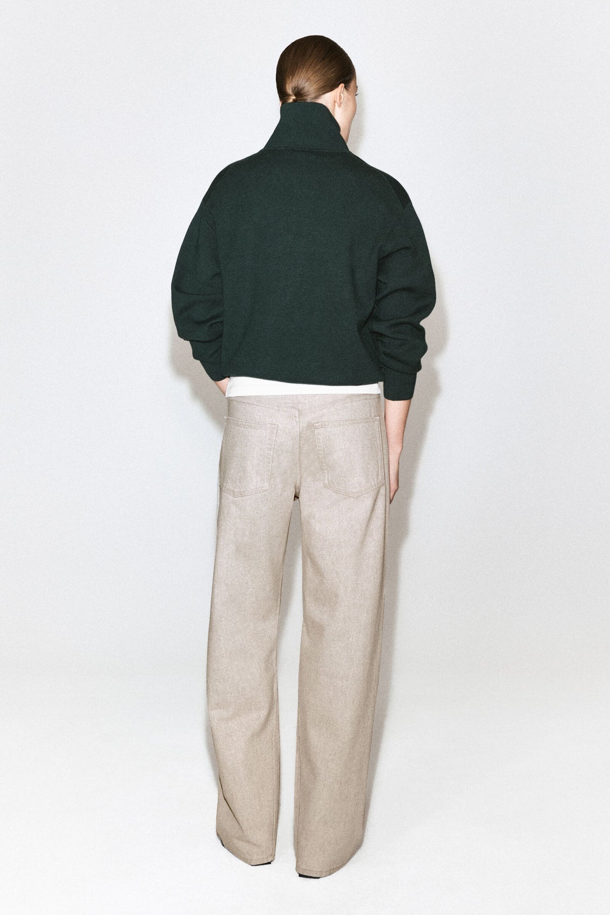 SWEATER DE PUNTO CON MEDIO CIERRE Y CUELLO DE EMBUDO - VERDE OSCURO