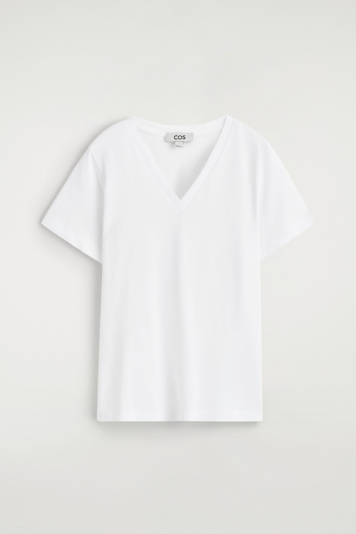 CAMISETA ALGODÓN CUELLO PICO - BLANCO | DescriptiveStillLife