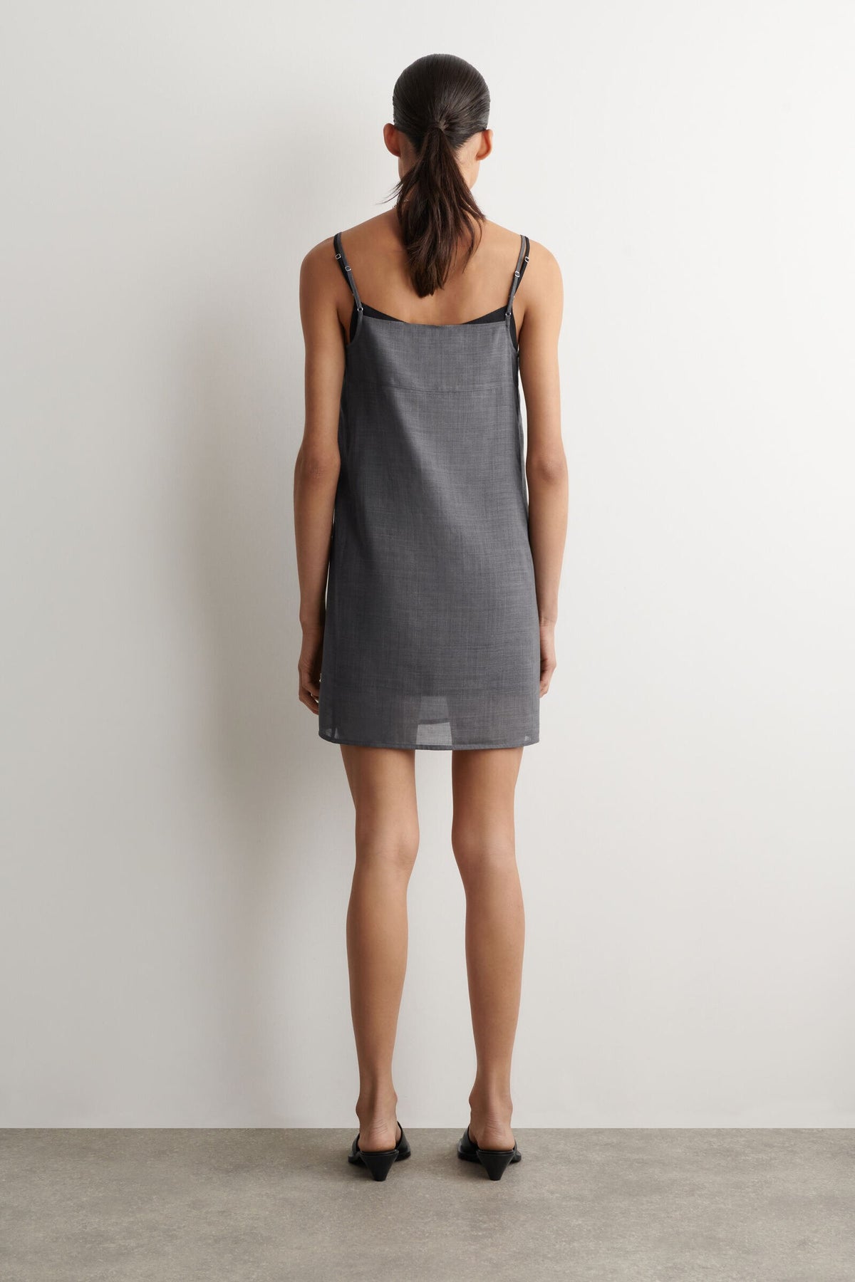 VESTIDO MINI DE LANA SEMI-TRANSPARENTE CON CAPAS - GRIS JASPEADO / NEGRO - StillMedia/Lookbook