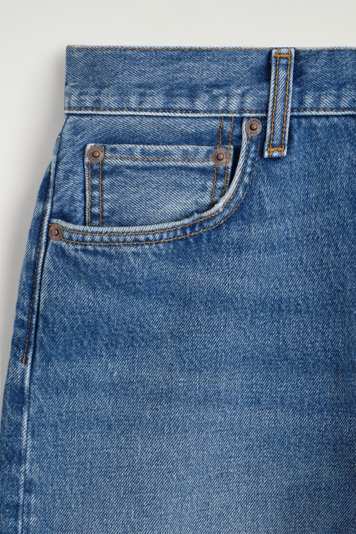 JEANS SLIM-LEG DE TUBERÍA  - AZUL | DescriptiveDetail