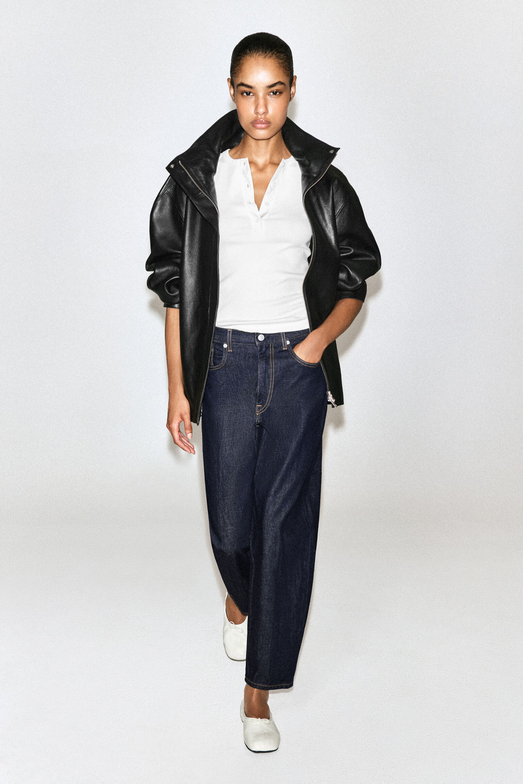 JEANS UMBRA DE PIERNA TAPERED - ÍNDIGO