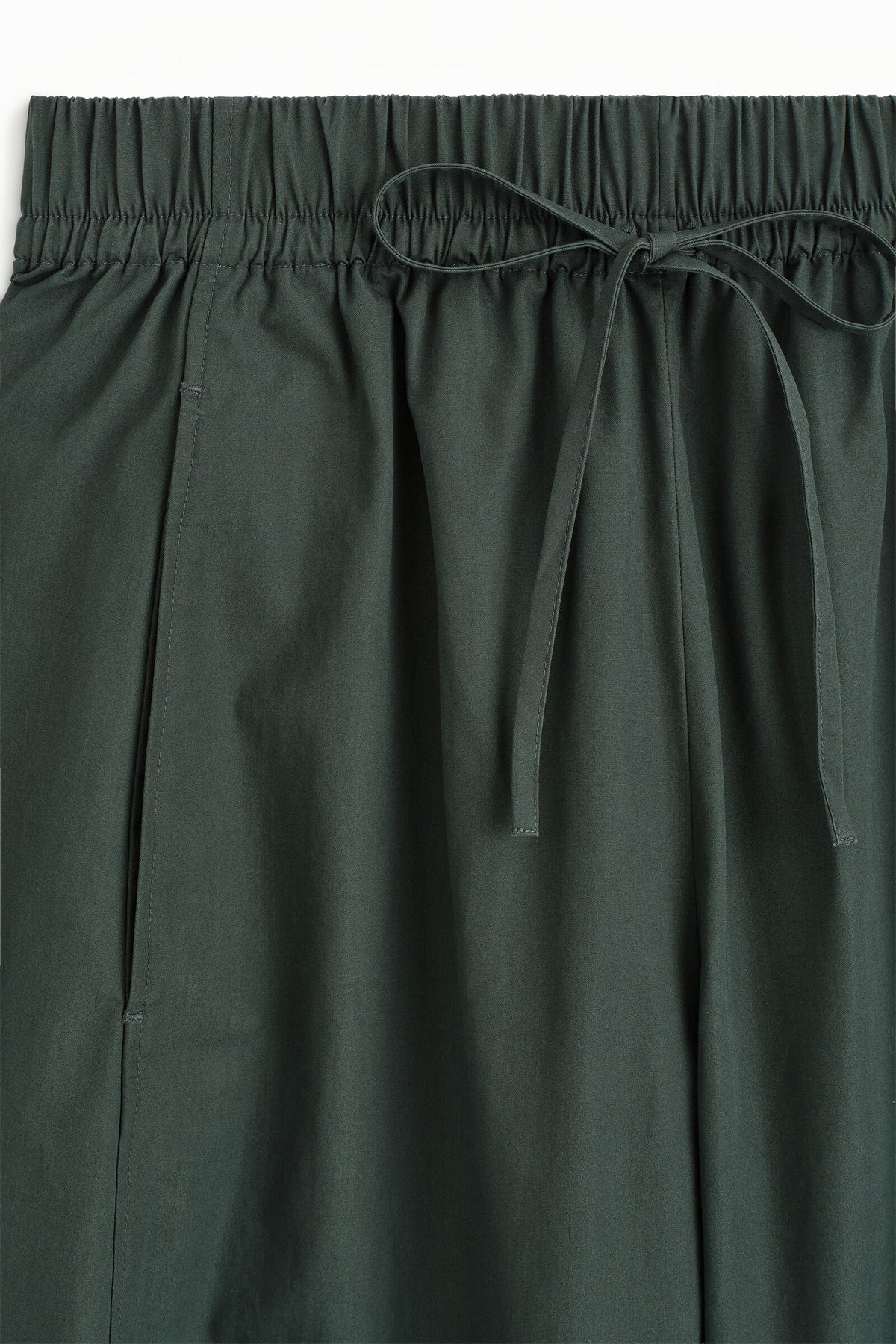 PANTALONES ELÁSTICOS DE PIERNA BARREL - VERDE OSCURO | DescriptiveDetail