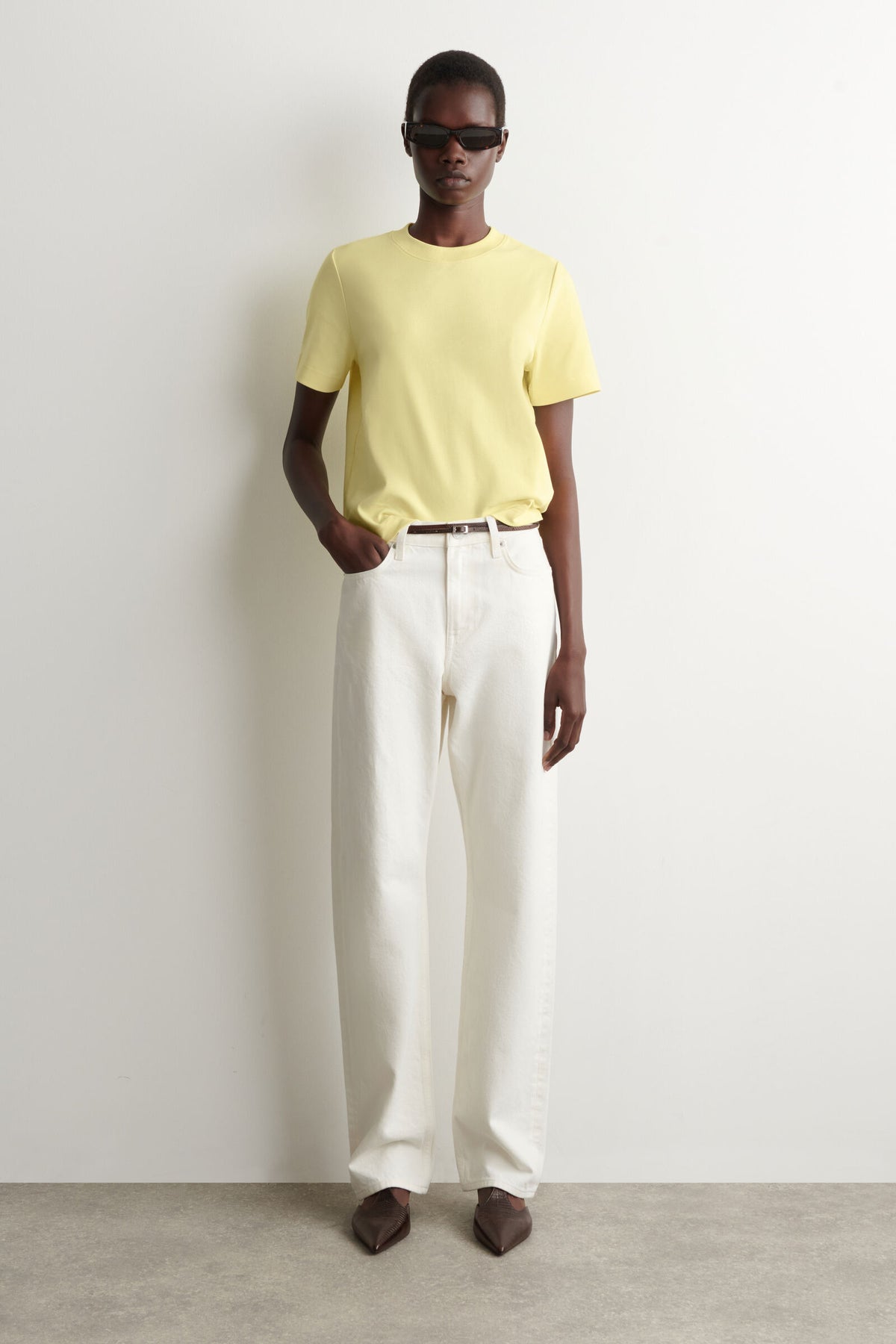 CAMISETA DE CORTE LIMPIO - AMARILLO