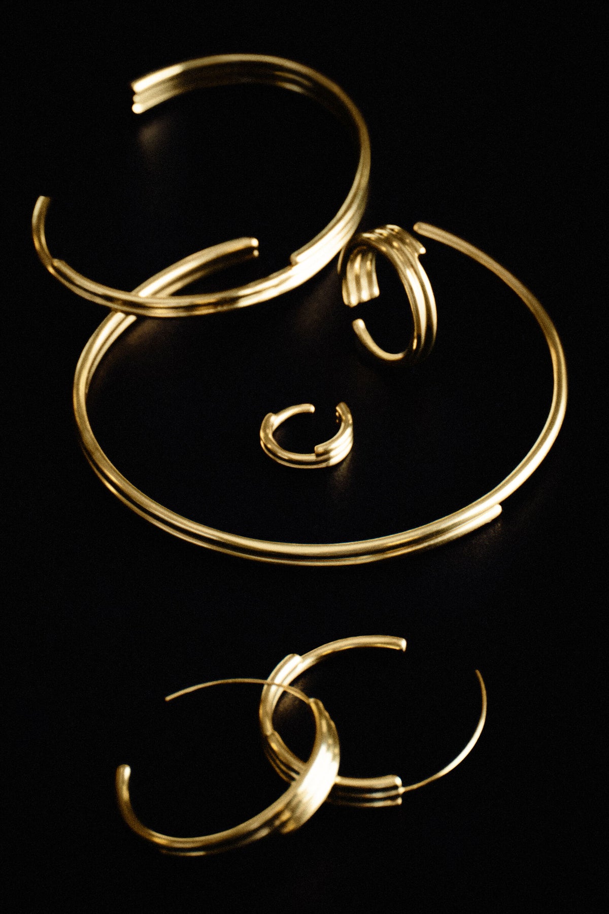 ARETES DE ARO APILADOS - DORADO