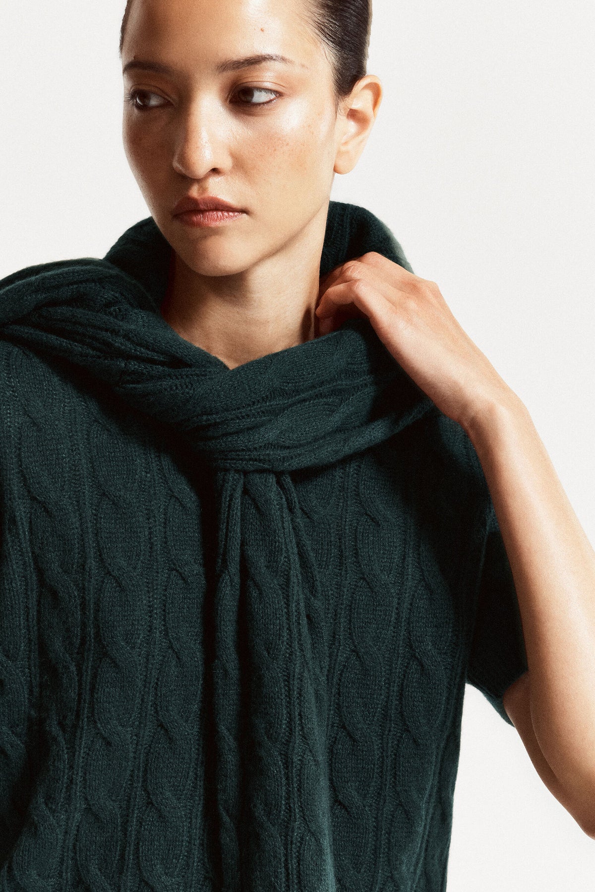 CAMISETA DE CASHMERE PUNTO TRENZADO - VERDE OSCURO