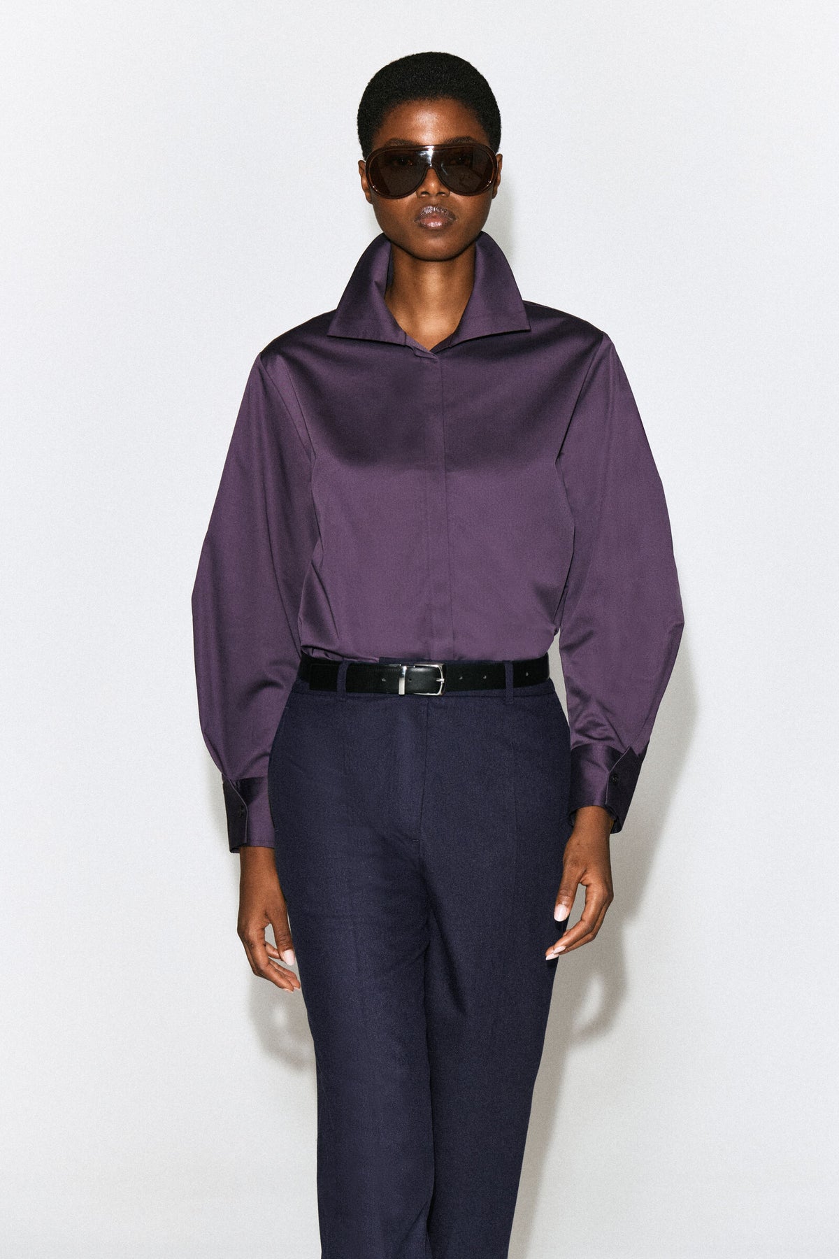 CAMISA DE ALGODÓN CON CUELLO DOBLADO Y OVERSIZED - PÚRPURA OSCURO