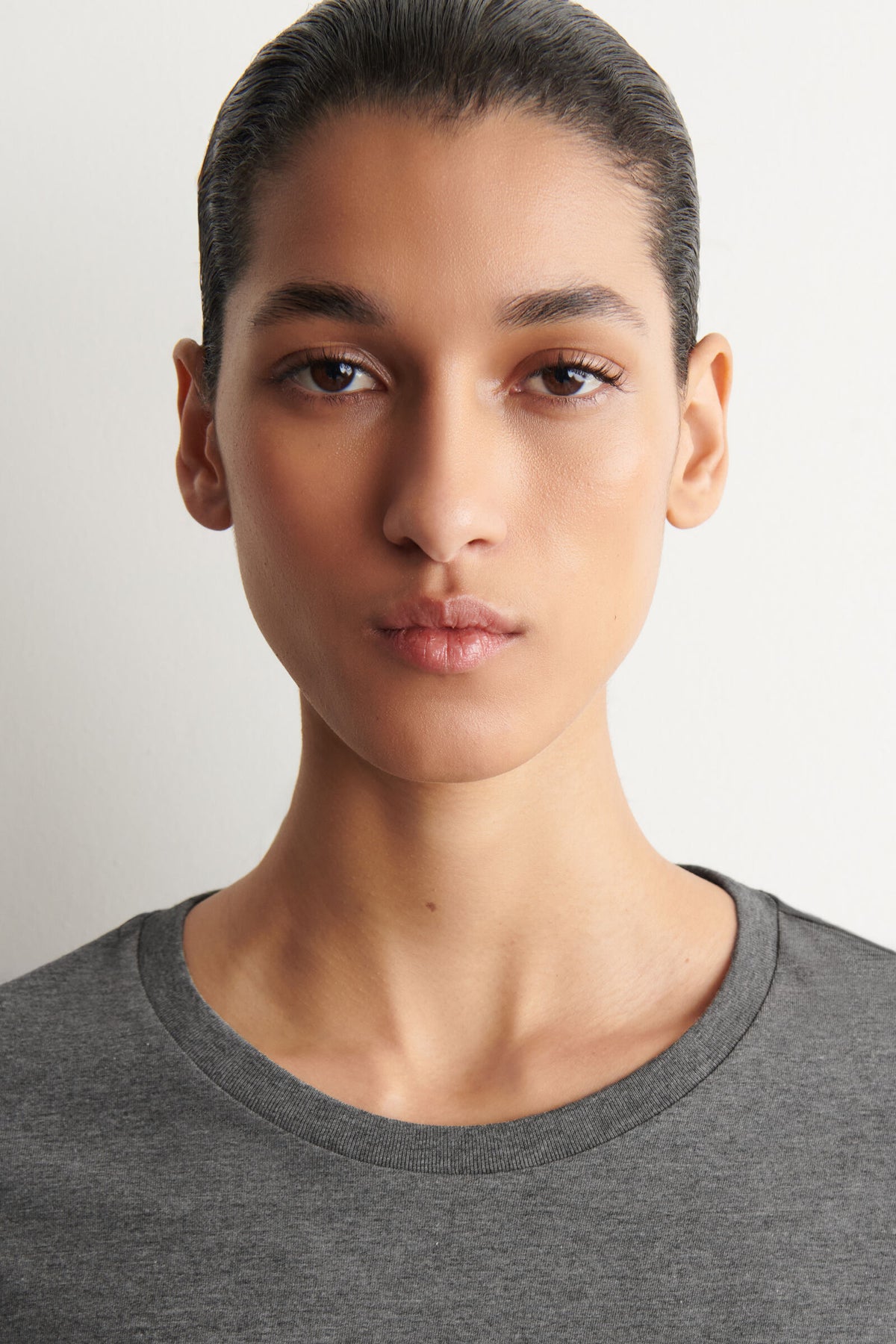 CAMISETA DE ALGODÓN CON CUELLO REDONDO - GRIS JASPEADO