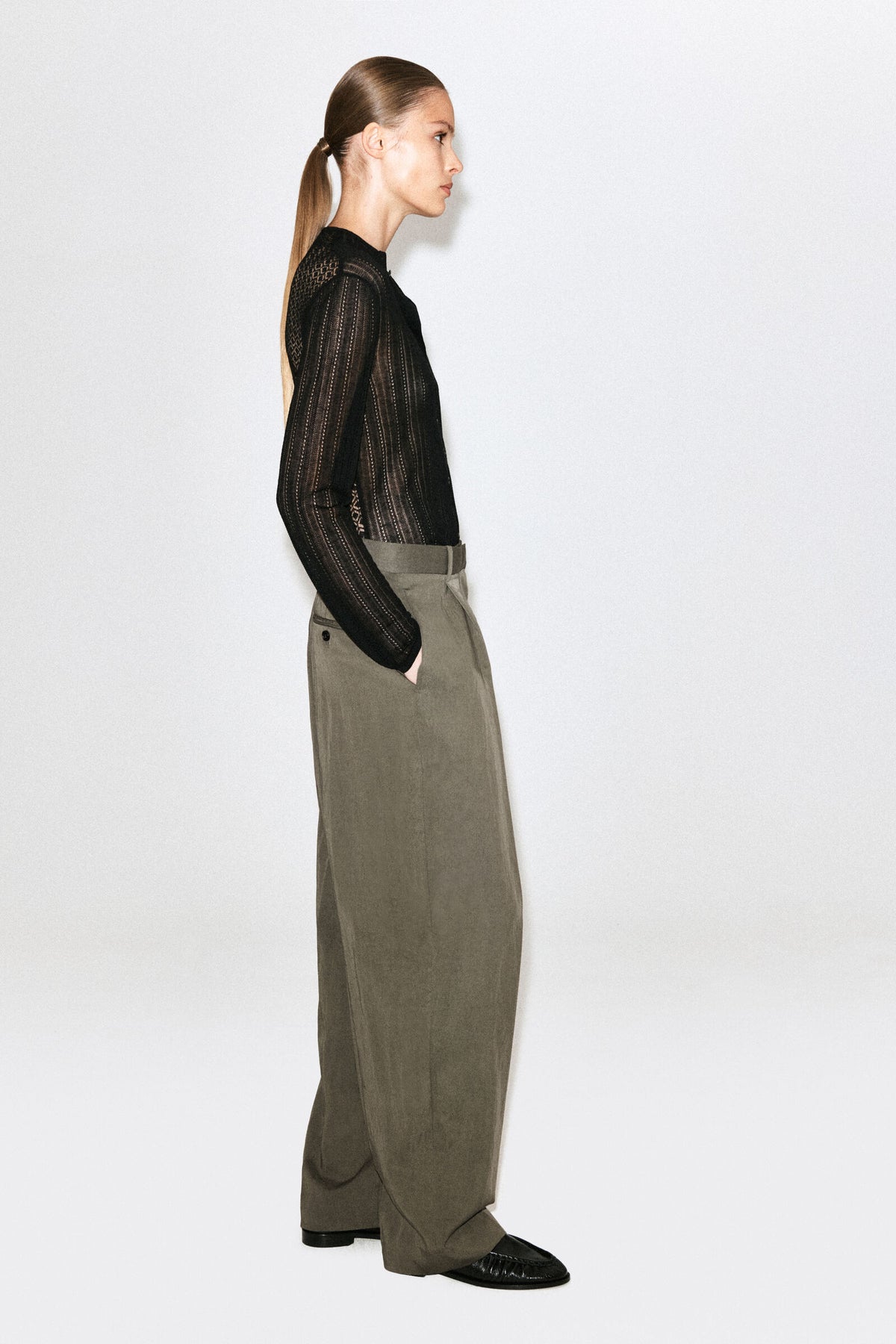 PANTALONES FLUIDOS PLISADOS DE PIERNA RECTA - BEIGE OSCURO