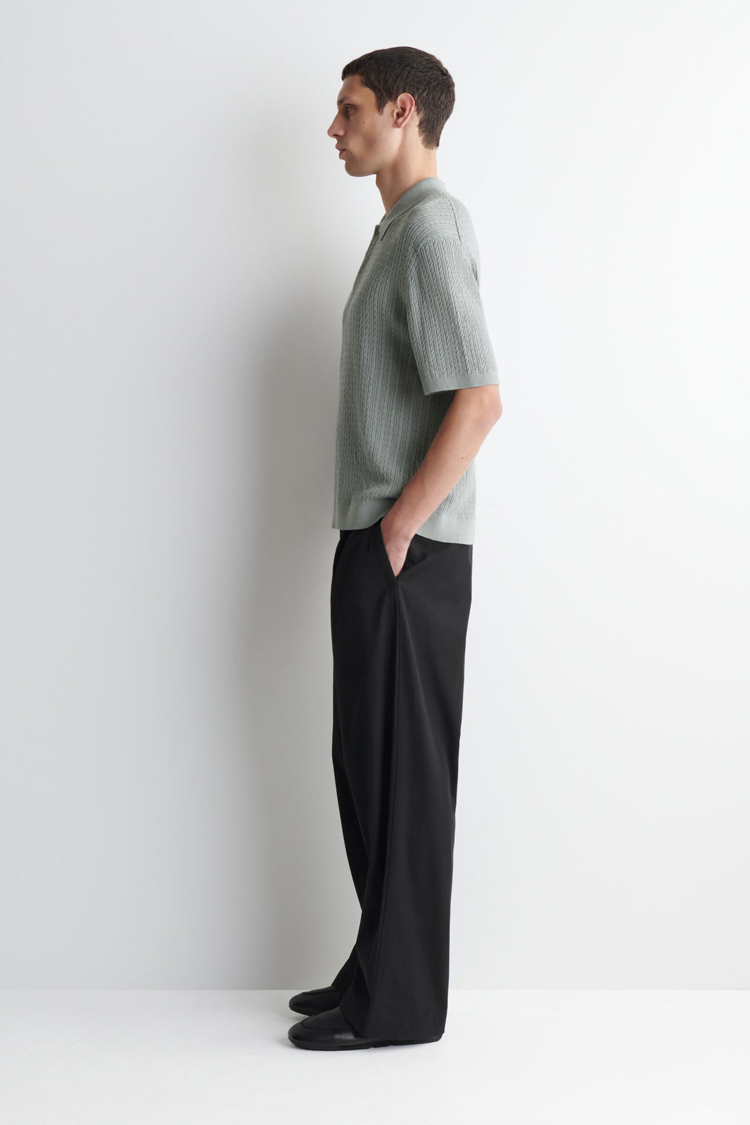 POLO DE ALGODÓN Y LINO TEJIDO EN TRENZAS - GRIS