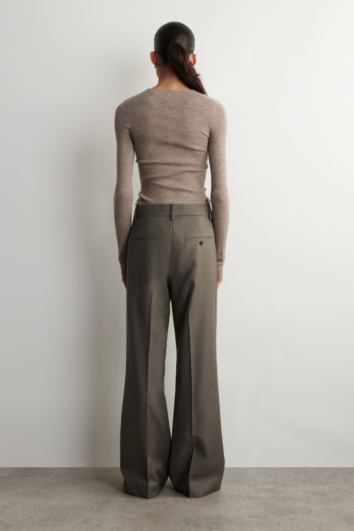 PANTALONES BOOTCUT DE SARGA DE LANA - TOPO - StillMedia/Lookbook