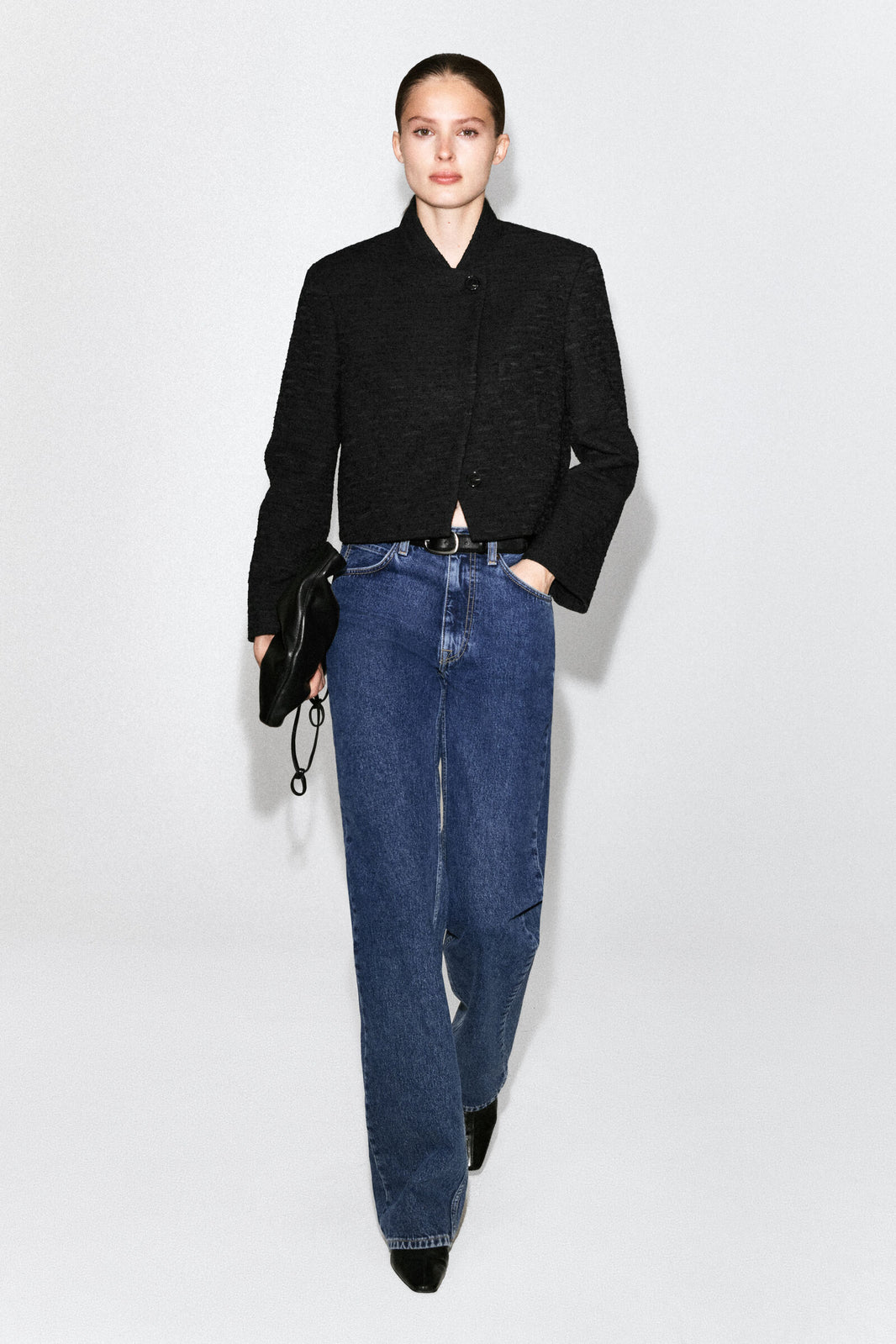BLAZER DE JACQUARD ESTRUCTURADO Y CORTO - NEGRO