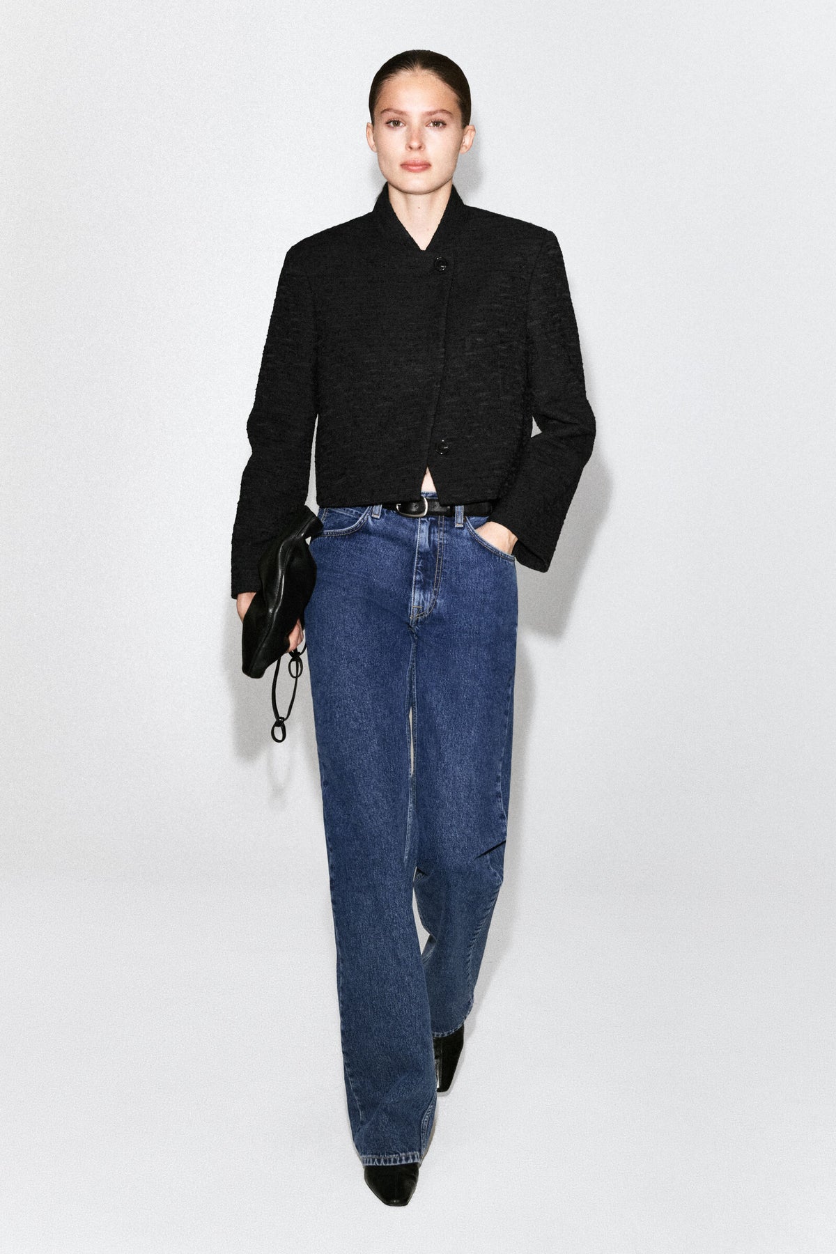 BLAZER DE JACQUARD ESTRUCTURADO Y CORTO - NEGRO