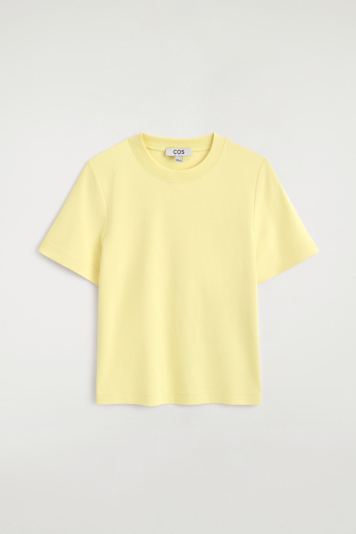 CAMISETA DE CORTE LIMPIO - AMARILLO | DescriptiveStillLife