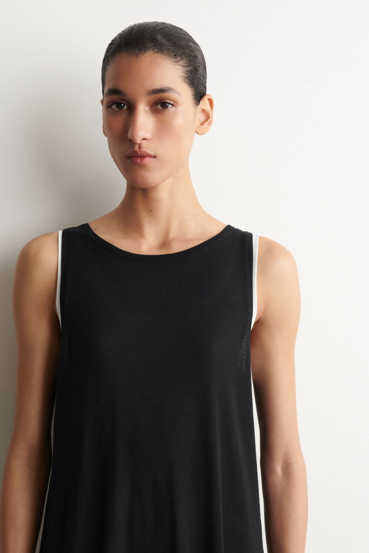 VESTIDO MAXI DE LANA MERINO REDONDEADO - NEGRO - StillMedia/Lookbook