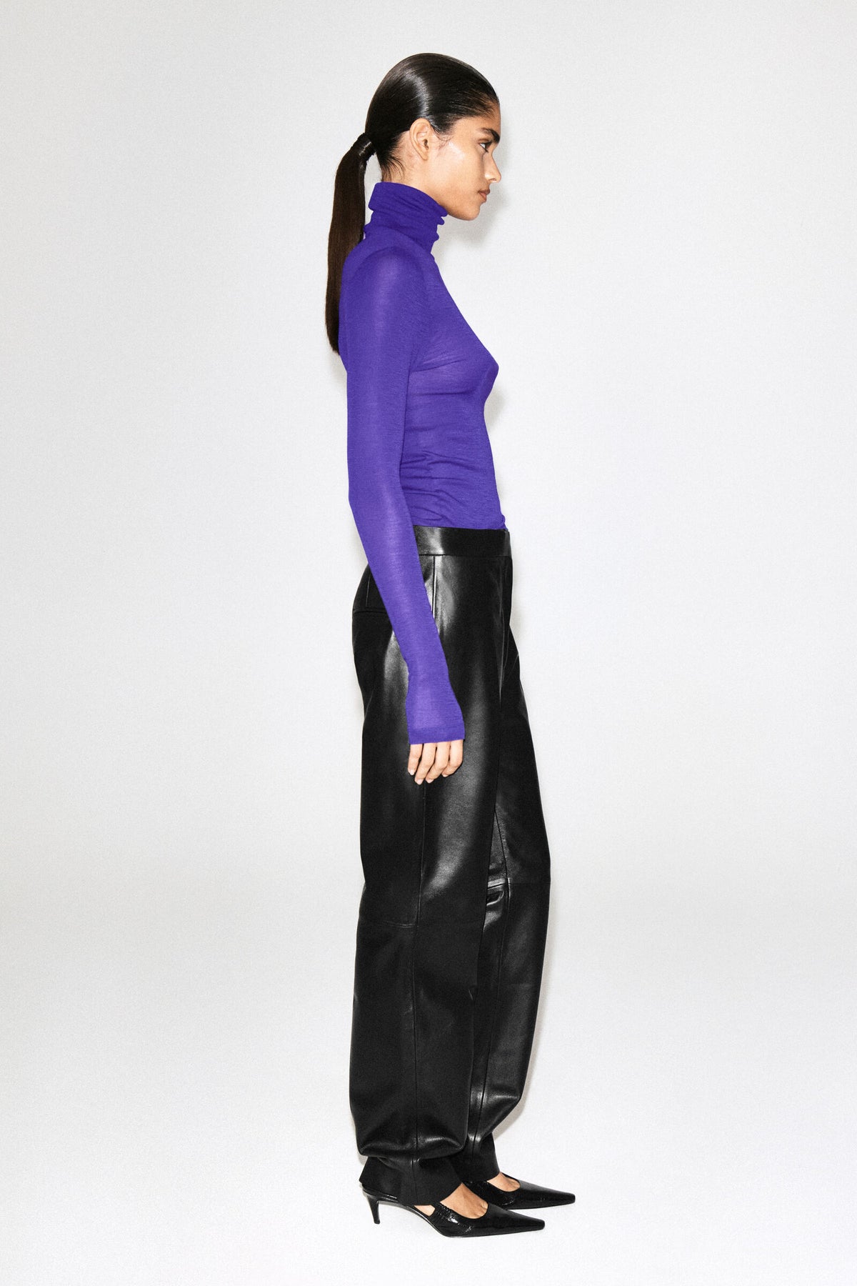 TOP DE CUELLO ALTO DE LANA MERINO - MORADO
