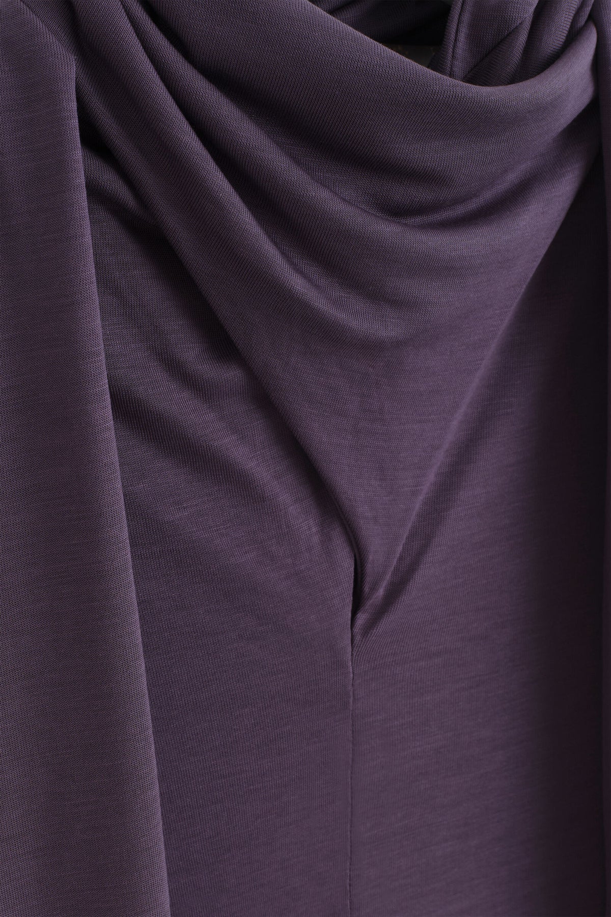 BLUSA FLUIDA CON DETALLE DE PAÑUELO - PÚRPURA OSCURO | DescriptiveDetail