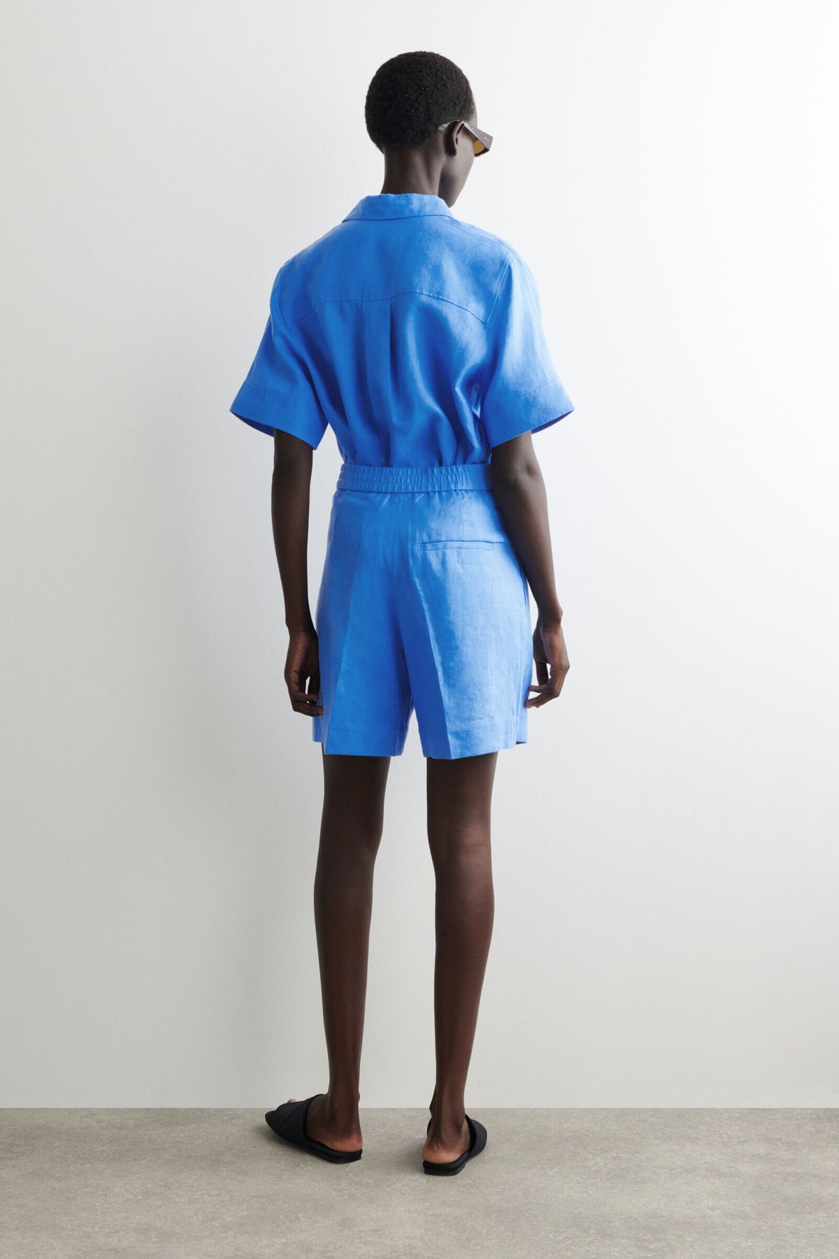 SHORTS DE LINO SASTRE CON ELÁSTICO - AZUL - StillMedia/Lookbook