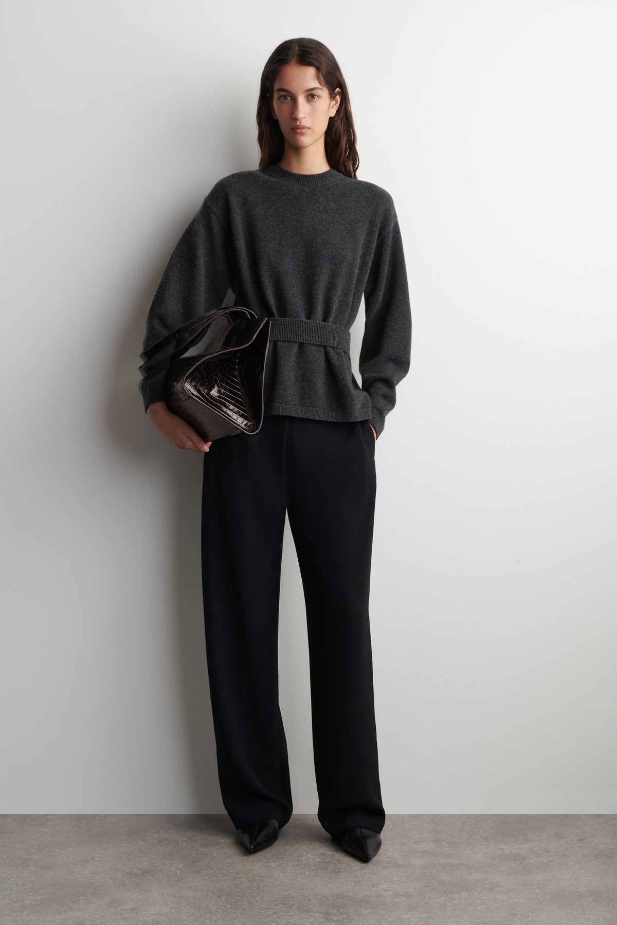 SUÉTER DE LANA MERINO CON DETALLE DE CINTURÓN - GRIS JASPEADO - StillMedia/Lookbook