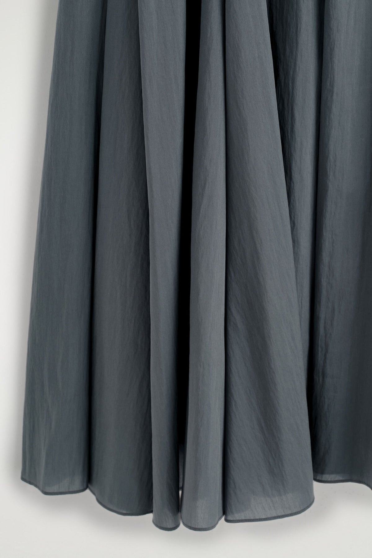 FALDA MAXI A-LINE CON PANELES - AZUL ACERO | DescriptiveDetail