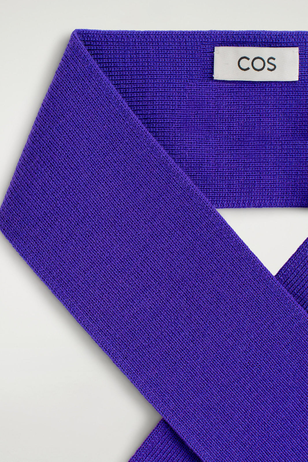 BUFANDA DE CUELLO DE LANA MERINO - MORADO | DescriptiveDetail