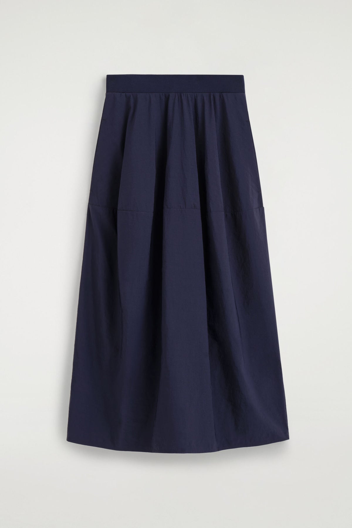 FALDA MIDI DE NYLON ESCULPIDA - MARINO | DescriptiveStillLife